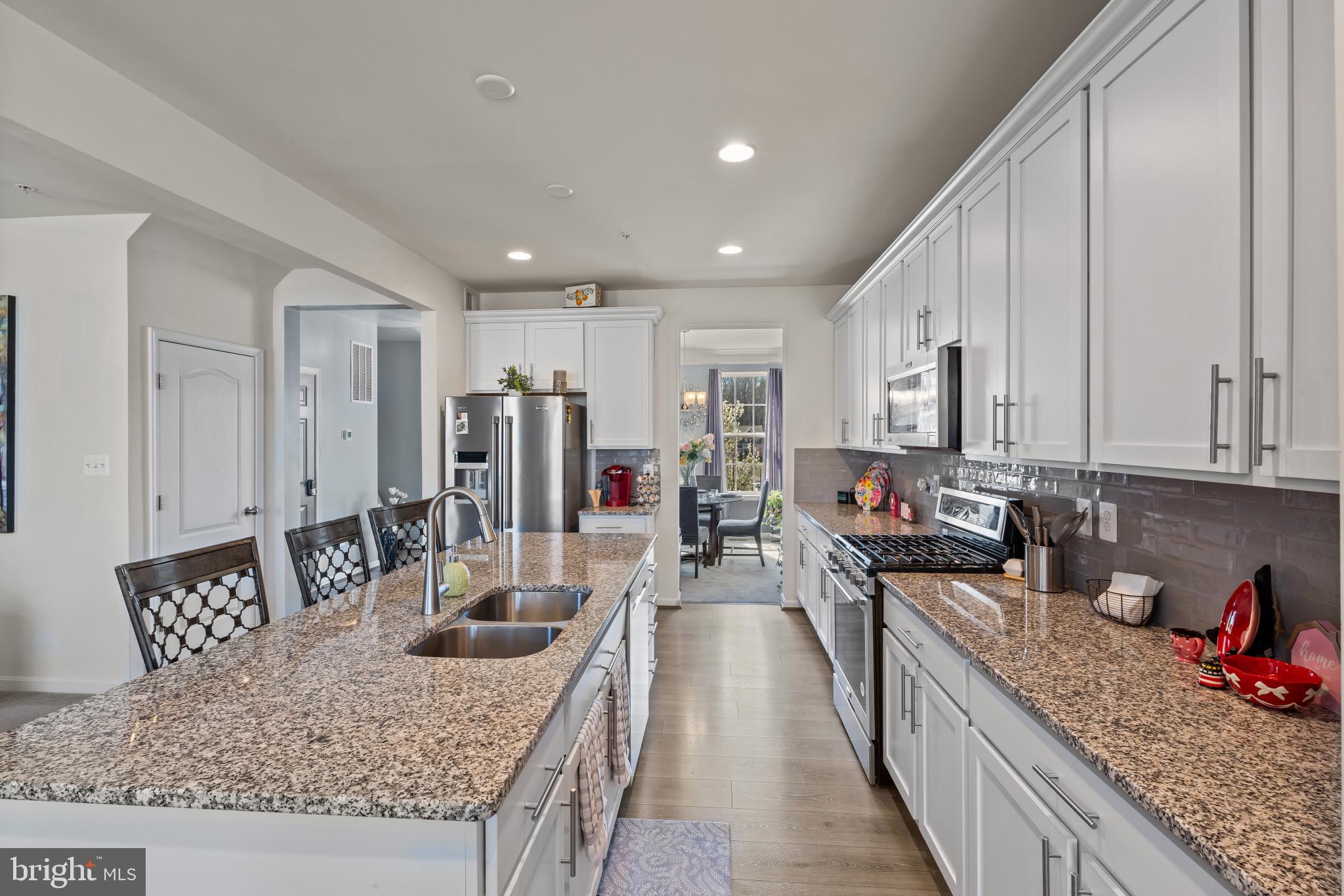 WINDSOR MANOR - Residential