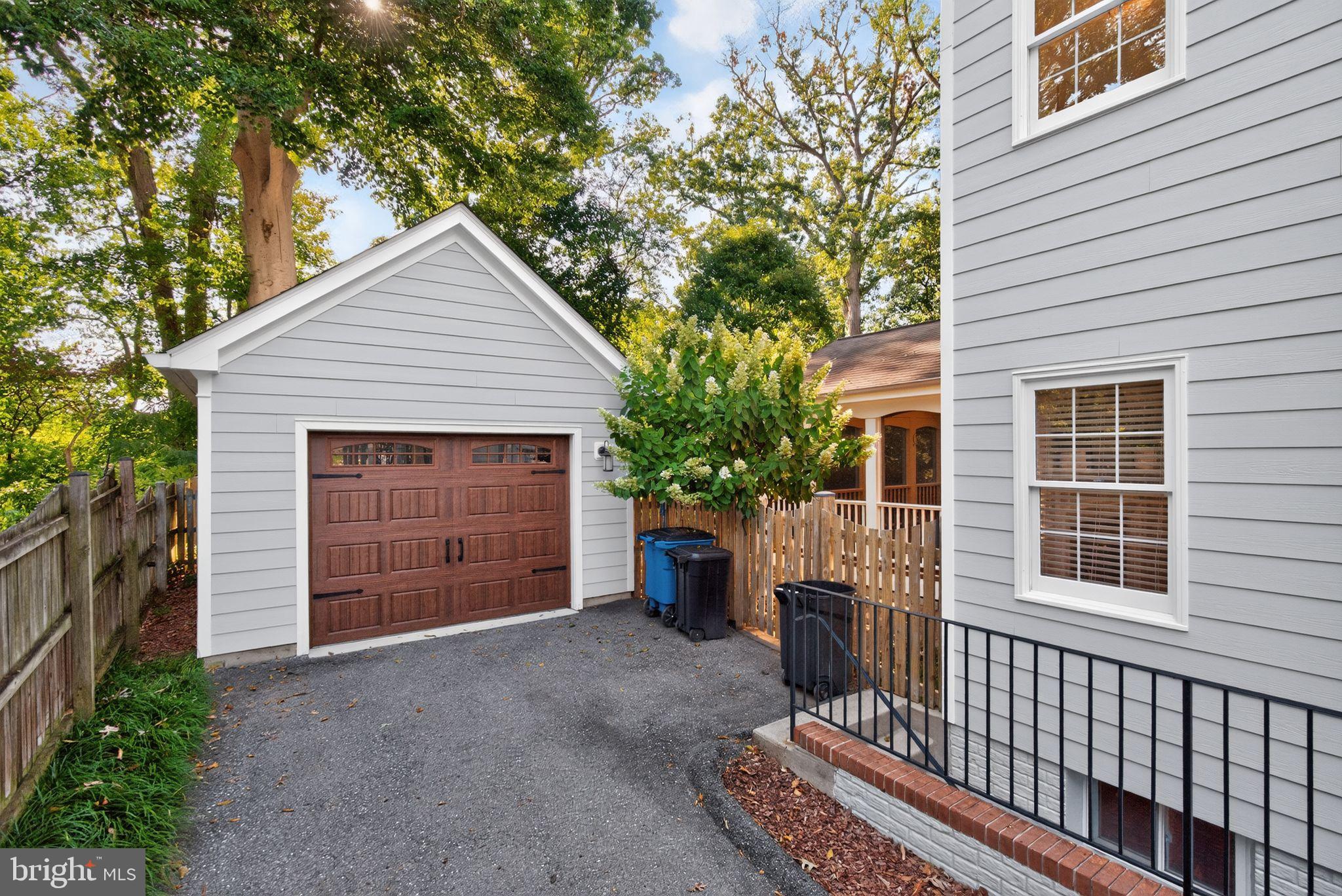 Property Search 9818 ROSENSTEEL