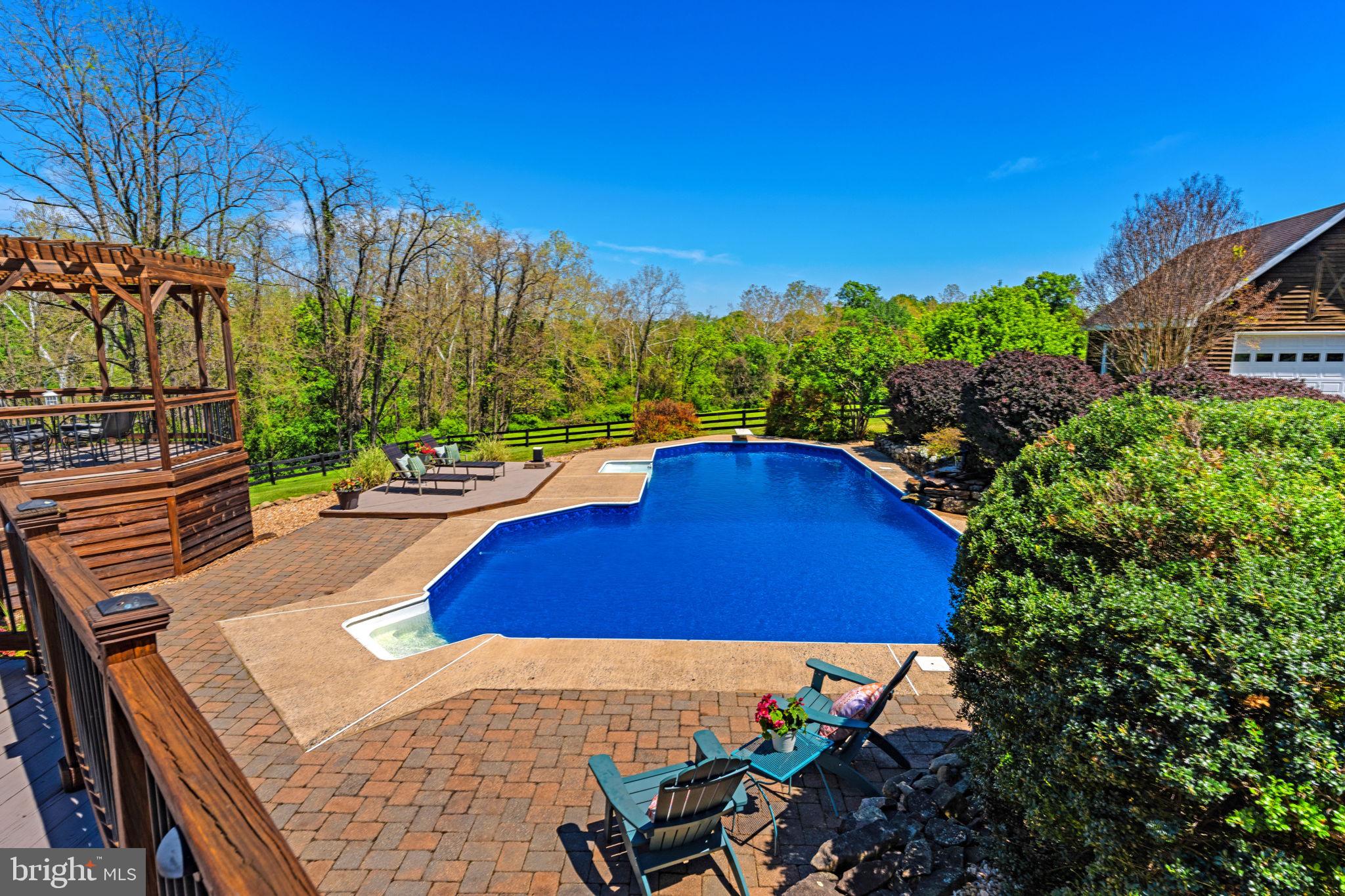 BLACK OAK - Residential