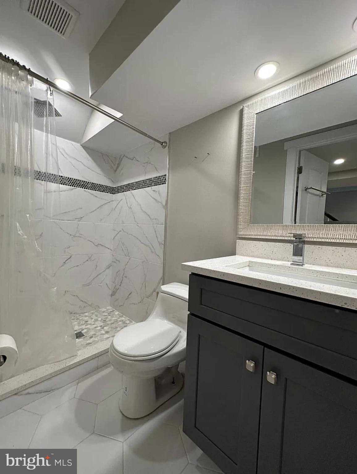 BUCKNELL MANOR - Residential Lease