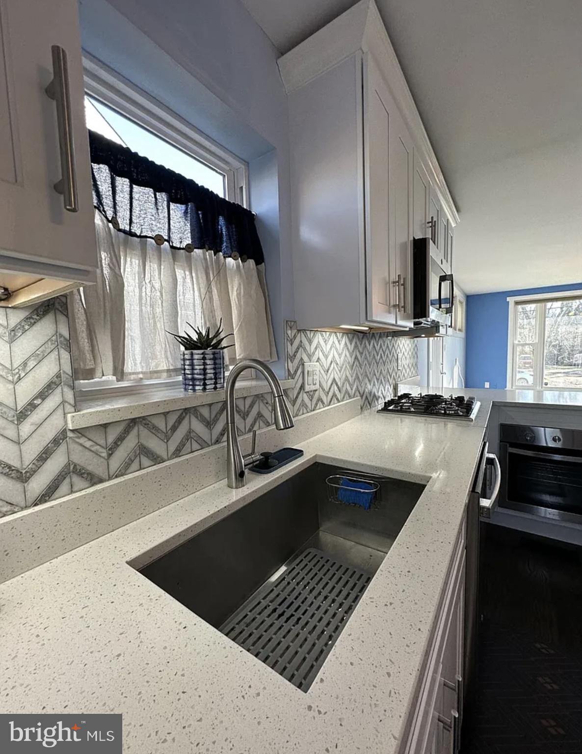 BUCKNELL MANOR - Residential Lease