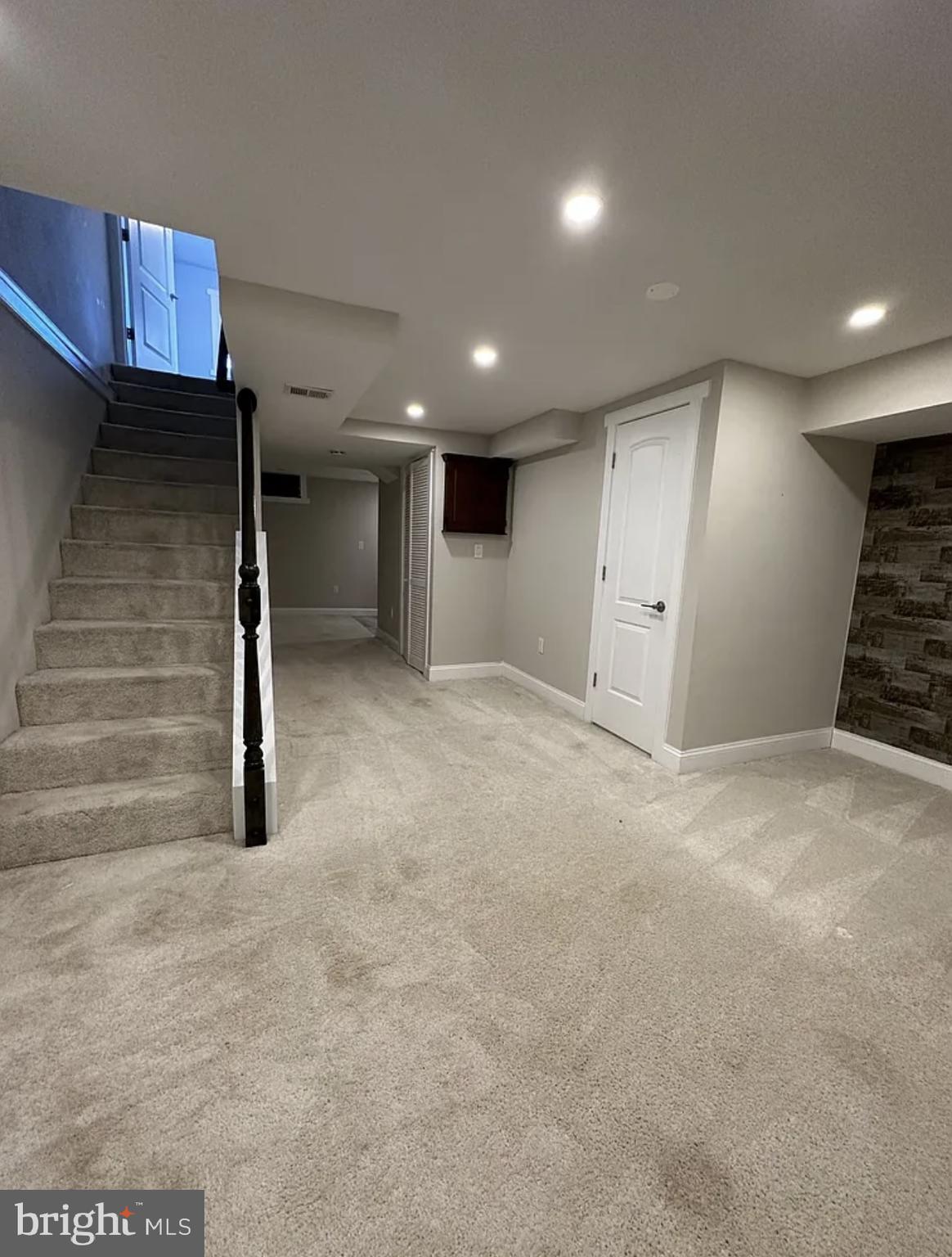 BUCKNELL MANOR - Residential Lease