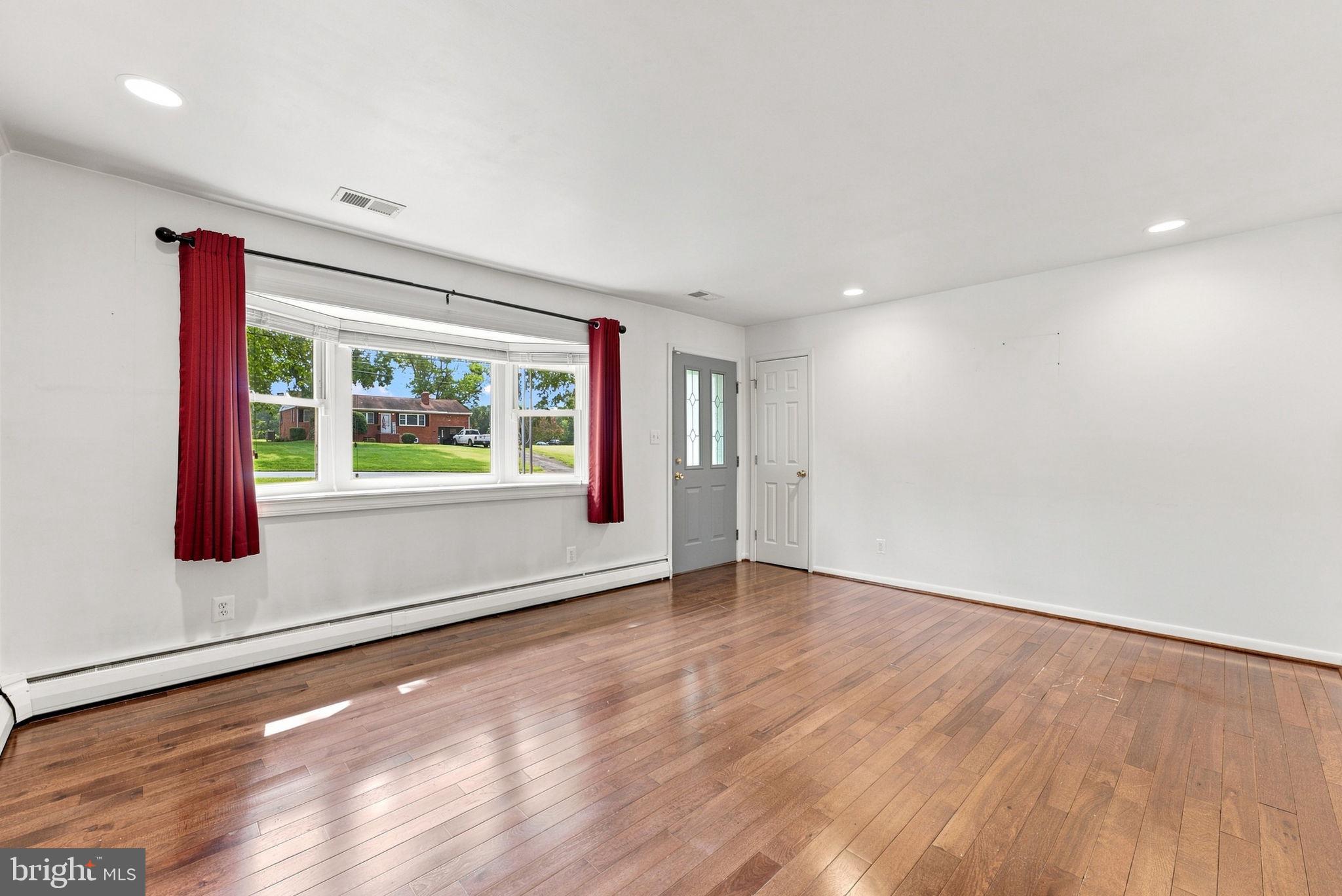 8216 GREENWICH ROAD
