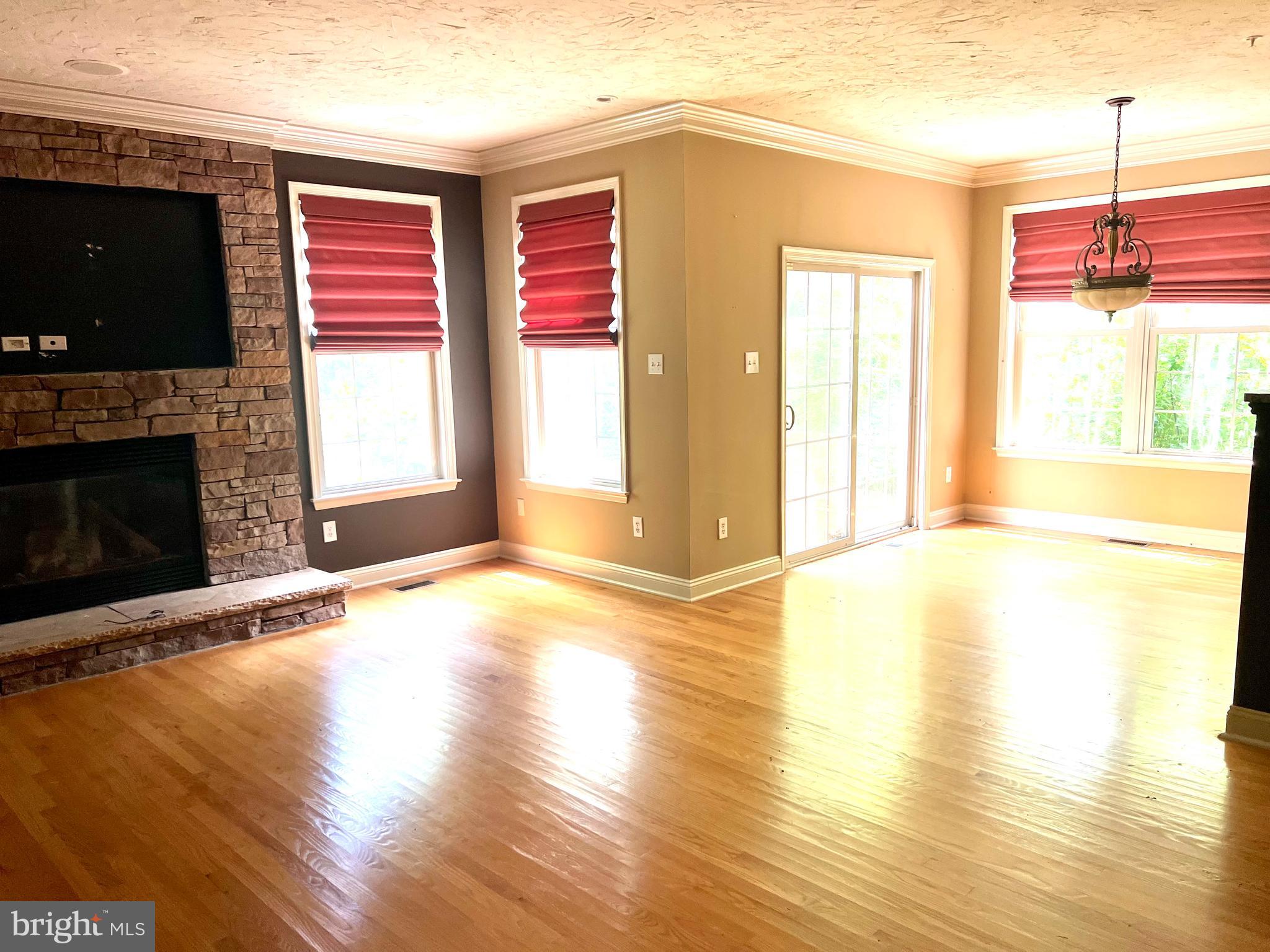 HILLCREST GLEN - Residential