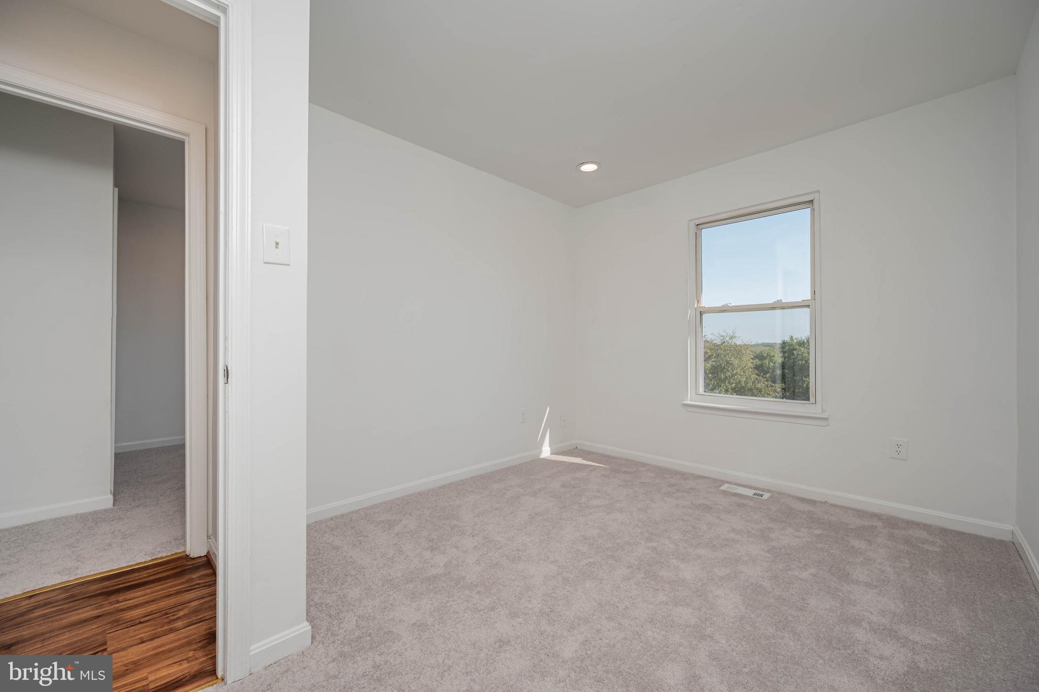 RIVER MILLS - Residential Lease