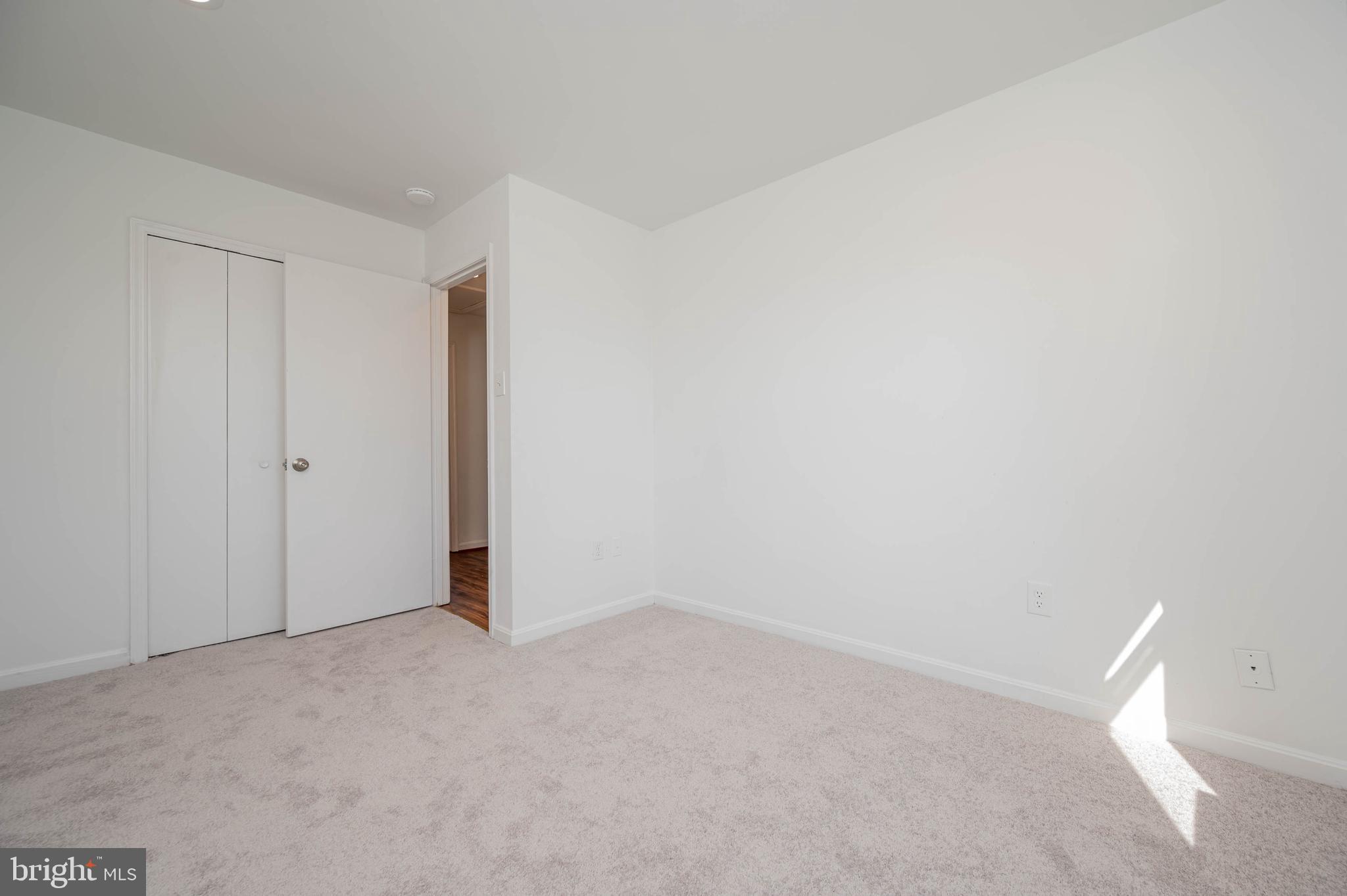 RIVER MILLS - Residential Lease