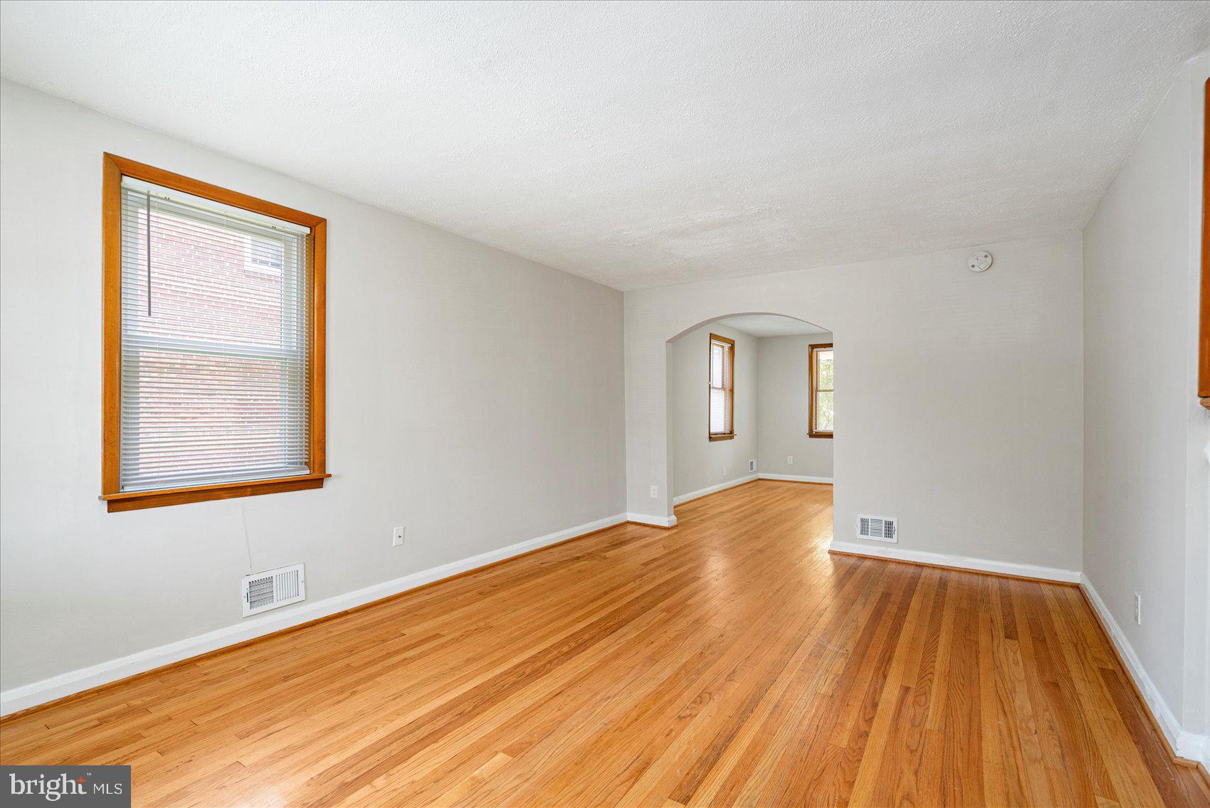 BEVERLY HILLS - Residential Lease