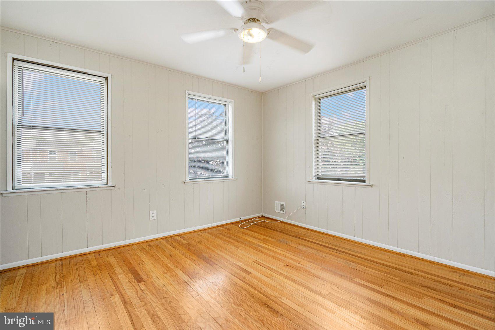 BEVERLY HILLS - Residential Lease