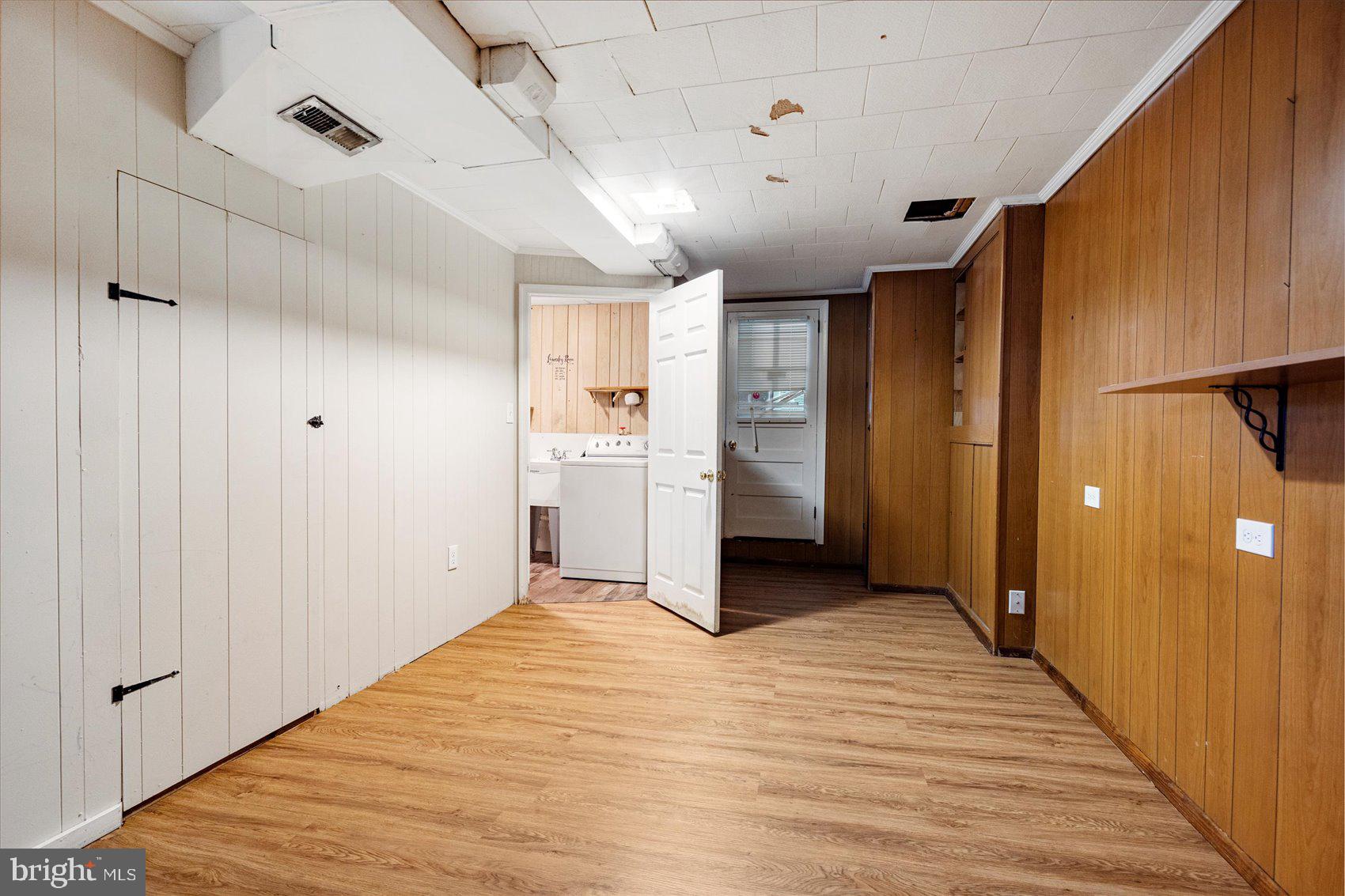 BEVERLY HILLS - Residential Lease