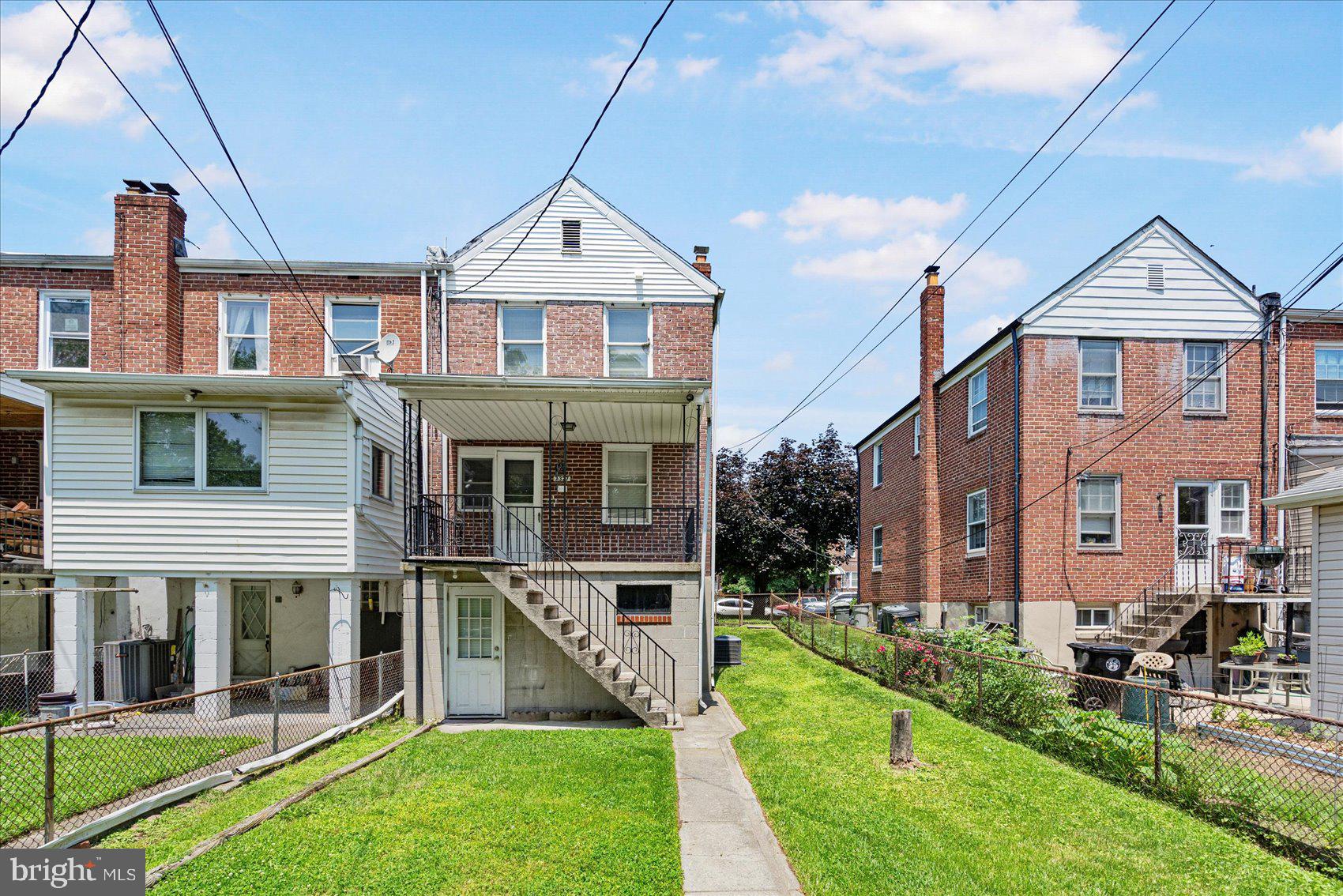 BEVERLY HILLS - Residential Lease