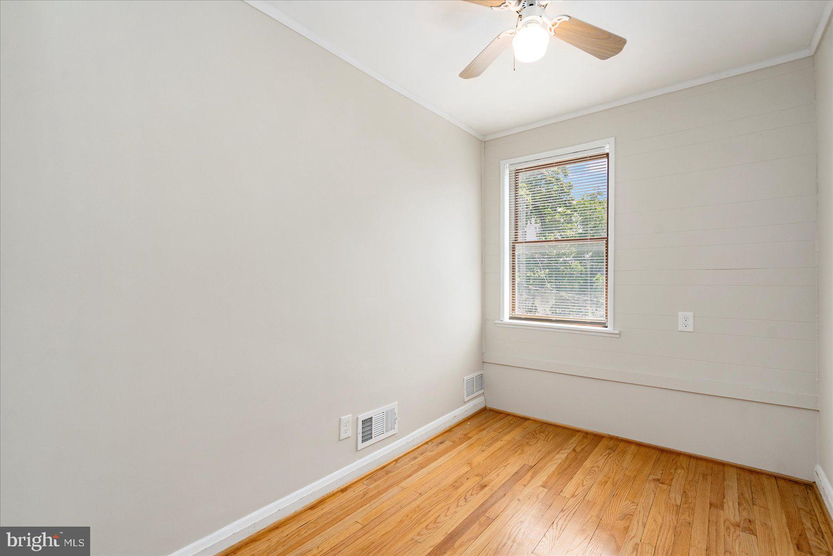 BEVERLY HILLS - Residential Lease