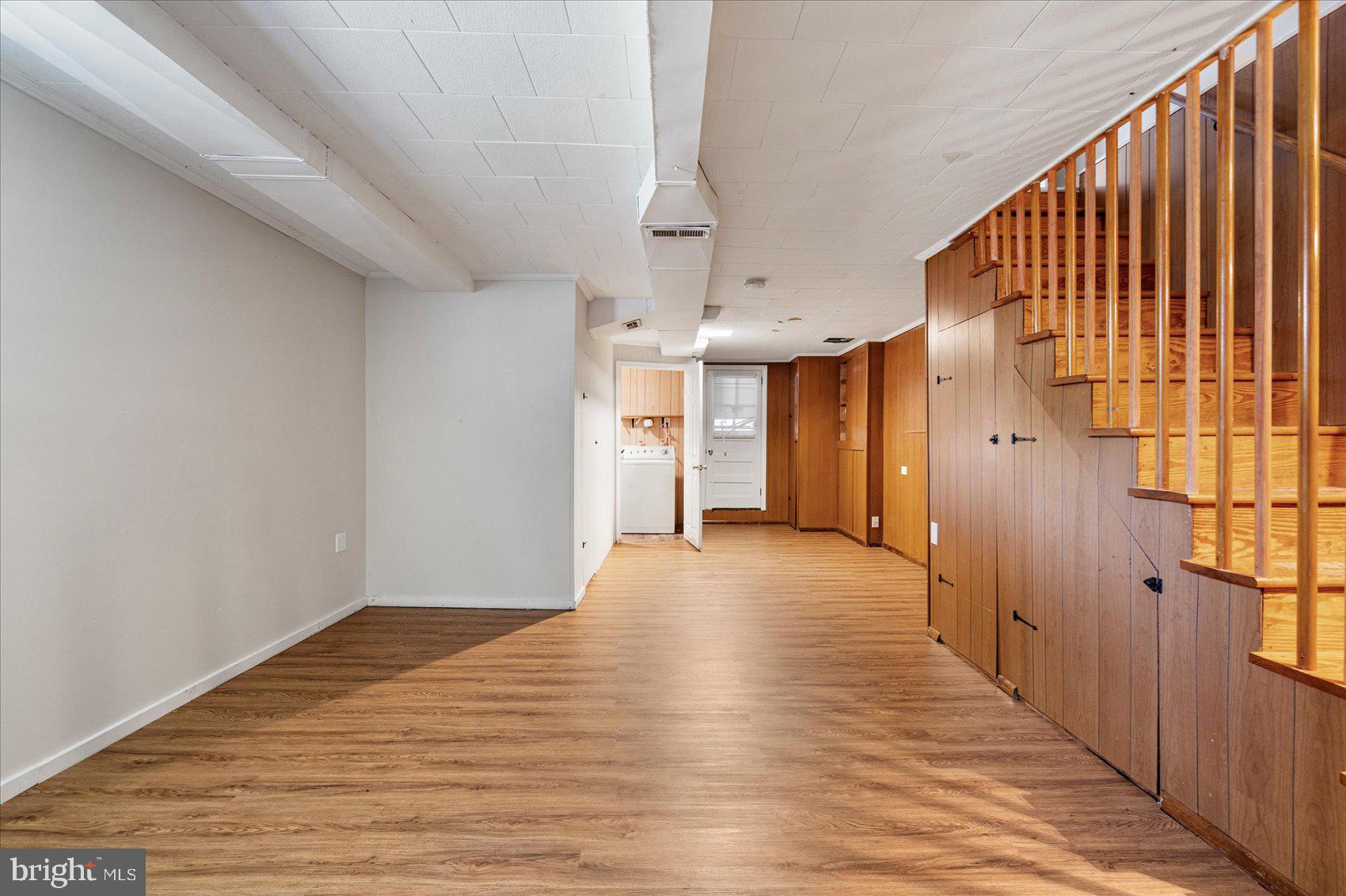 BEVERLY HILLS - Residential Lease