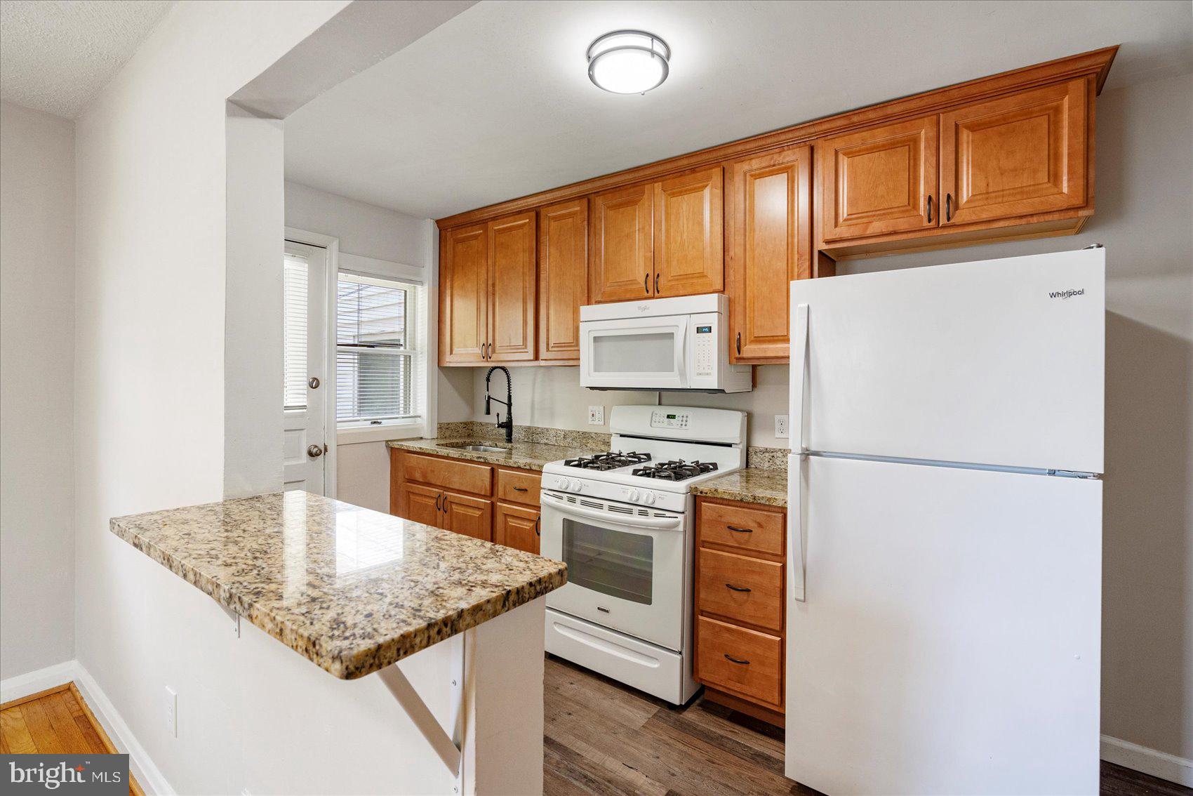 BEVERLY HILLS - Residential Lease