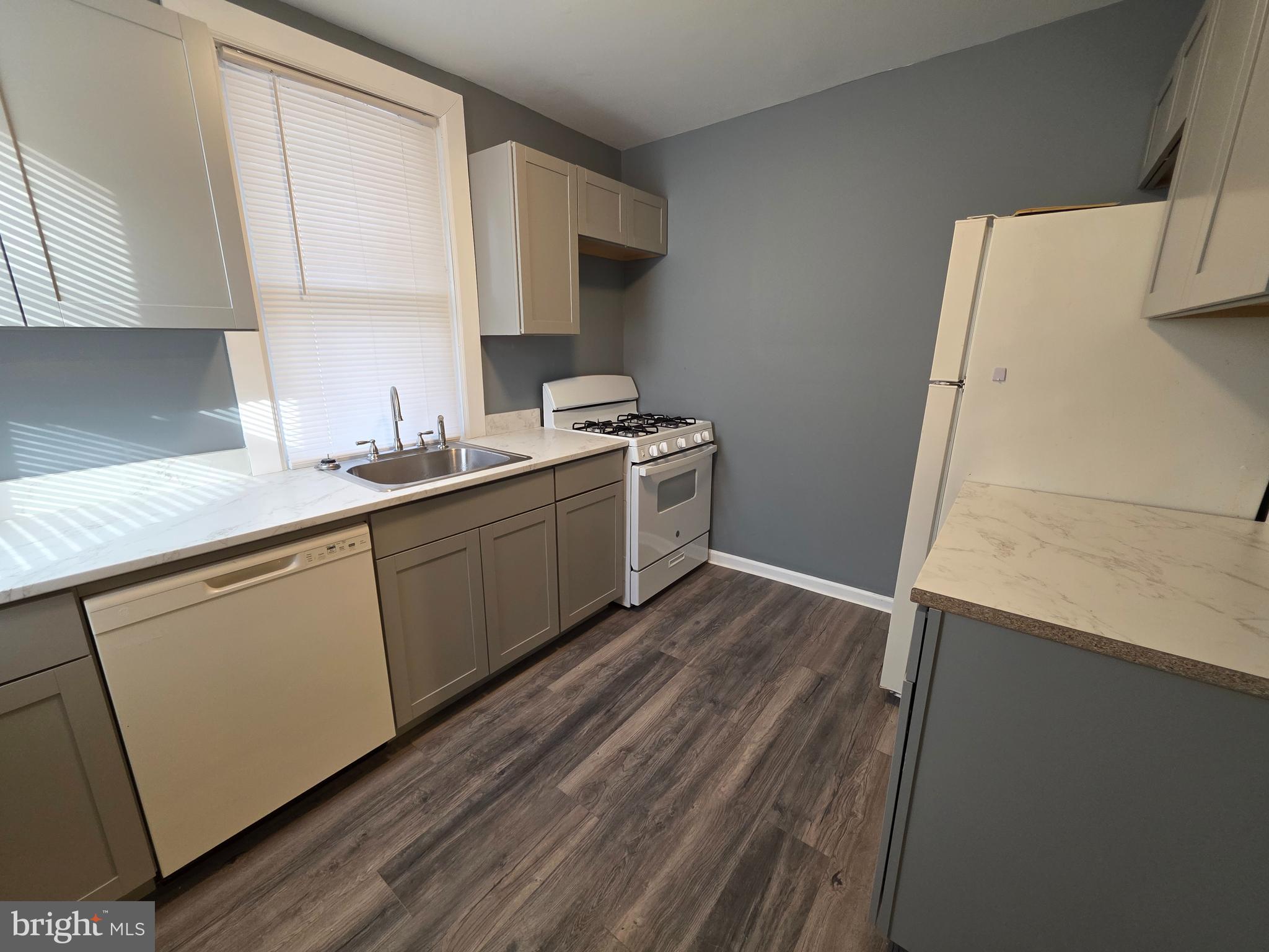 WEST OAK LANE - Residential