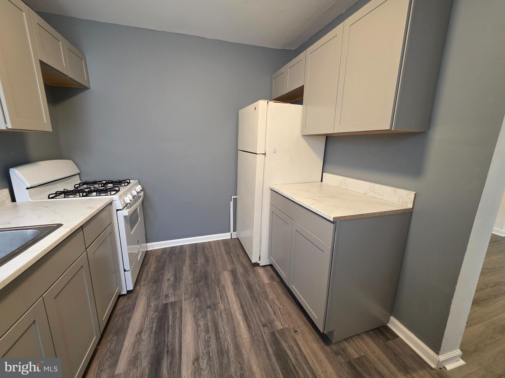 WEST OAK LANE - Residential