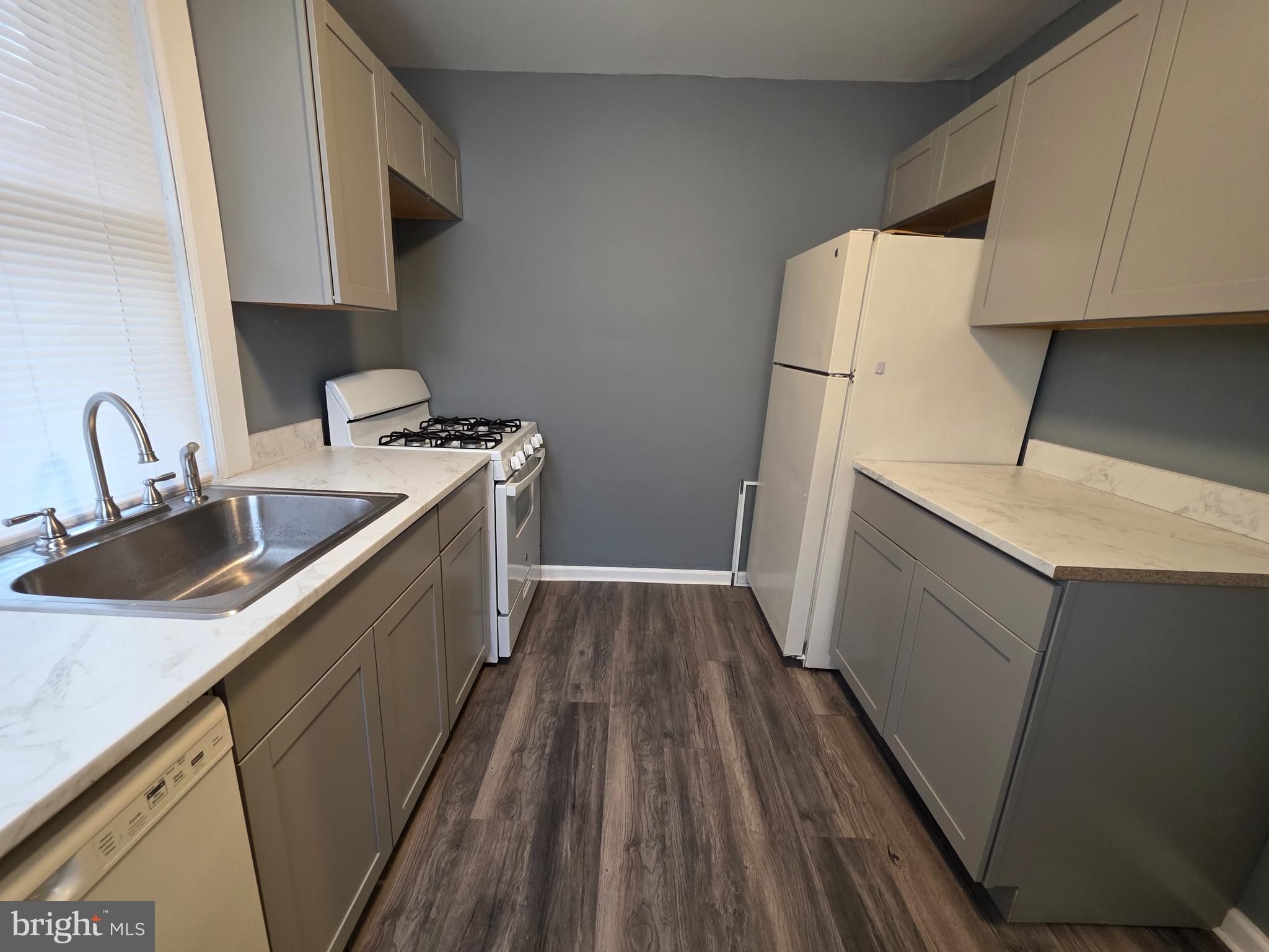 WEST OAK LANE - Residential