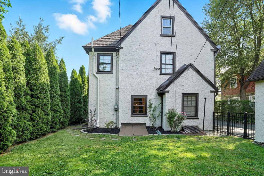 Photo of 522 Kenwood Road, DREXEL HILL, PA 19026 (MLS # PADE2100590)