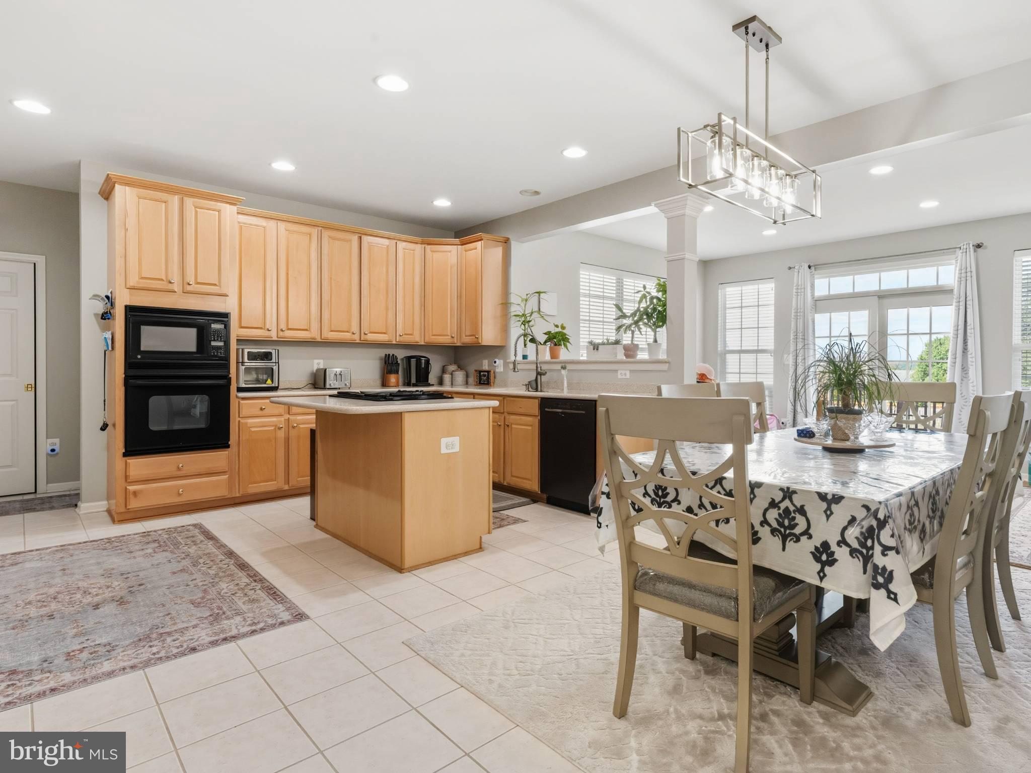 KINGS CROSSING - Residential Lease