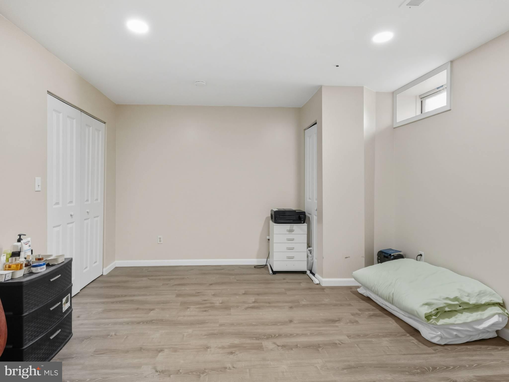 KINGS CROSSING - Residential Lease