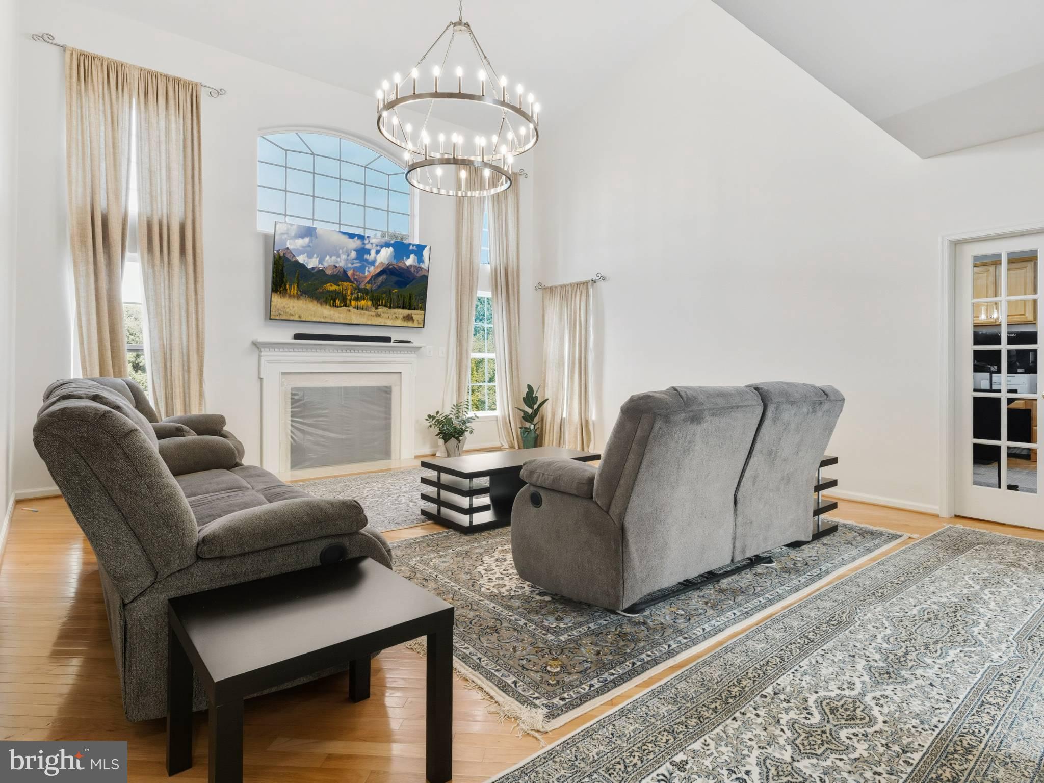 KINGS CROSSING - Residential Lease