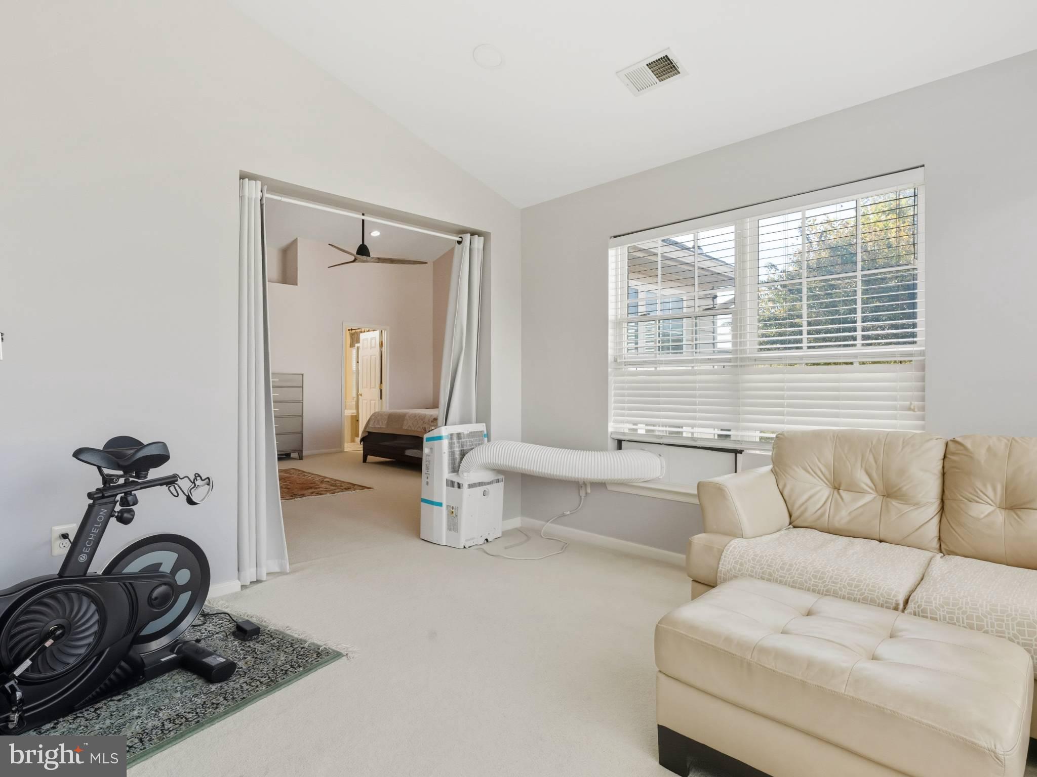 KINGS CROSSING - Residential Lease