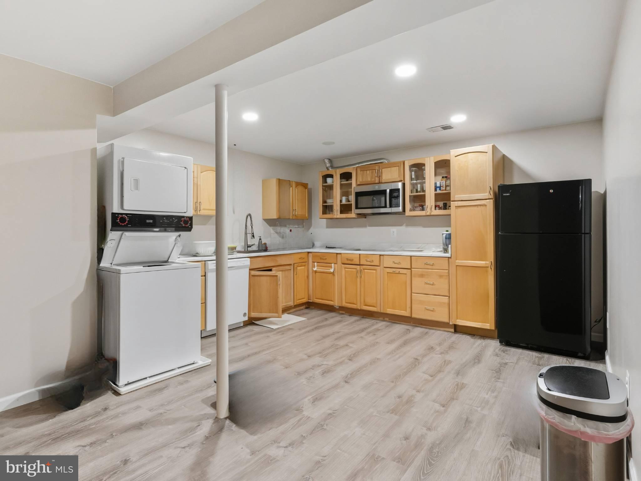 KINGS CROSSING - Residential Lease