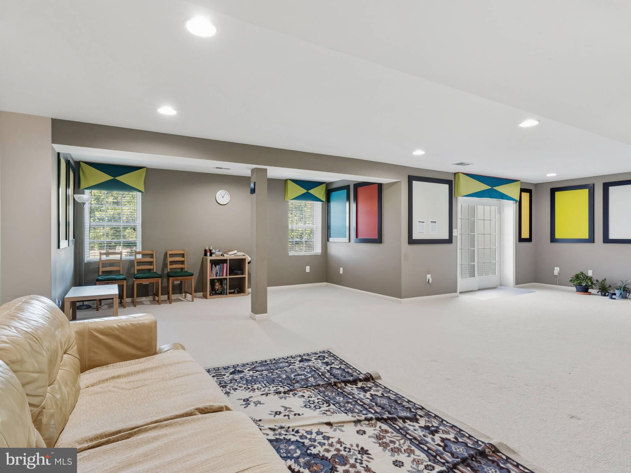 KINGS CROSSING - Residential Lease