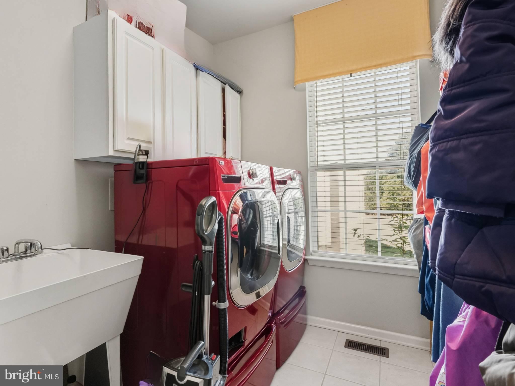 KINGS CROSSING - Residential Lease