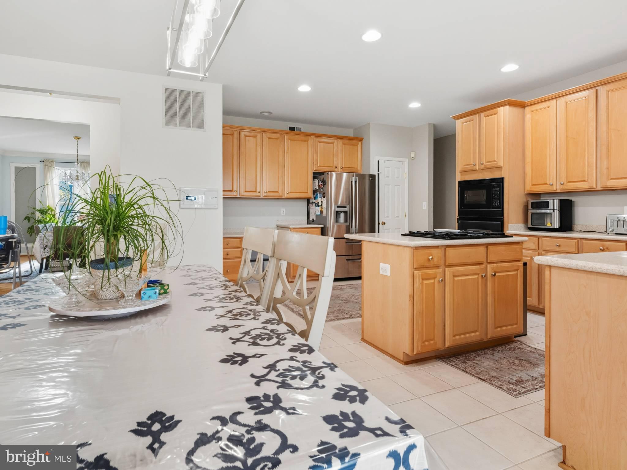 KINGS CROSSING - Residential Lease