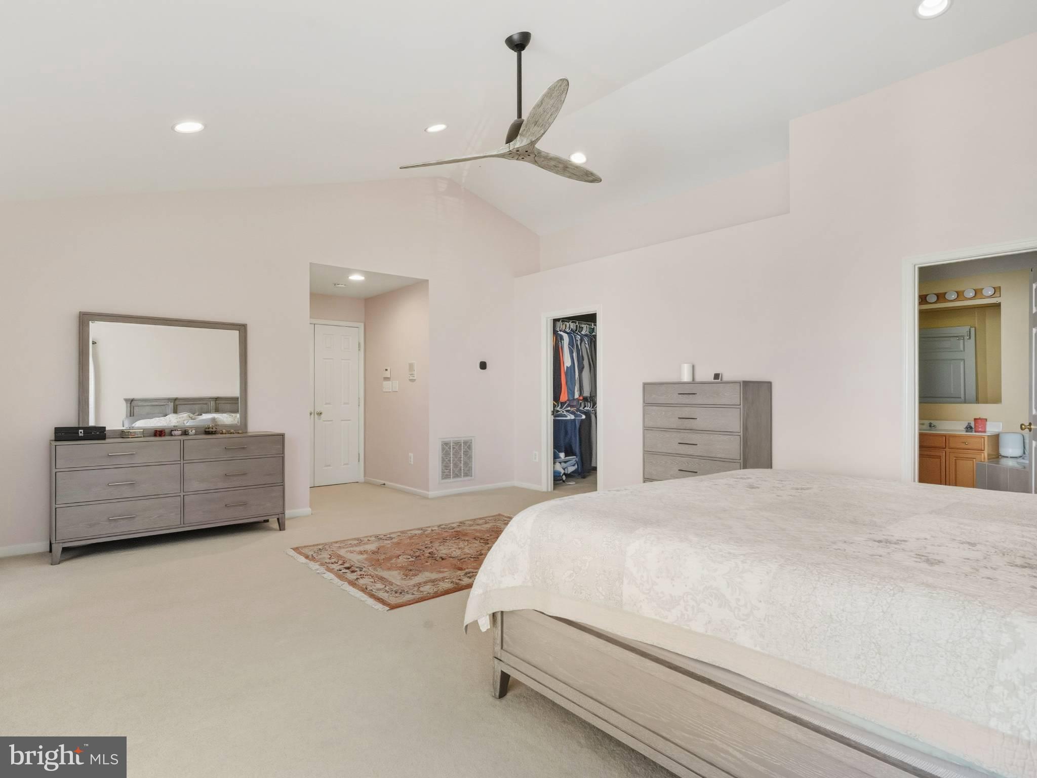 KINGS CROSSING - Residential Lease