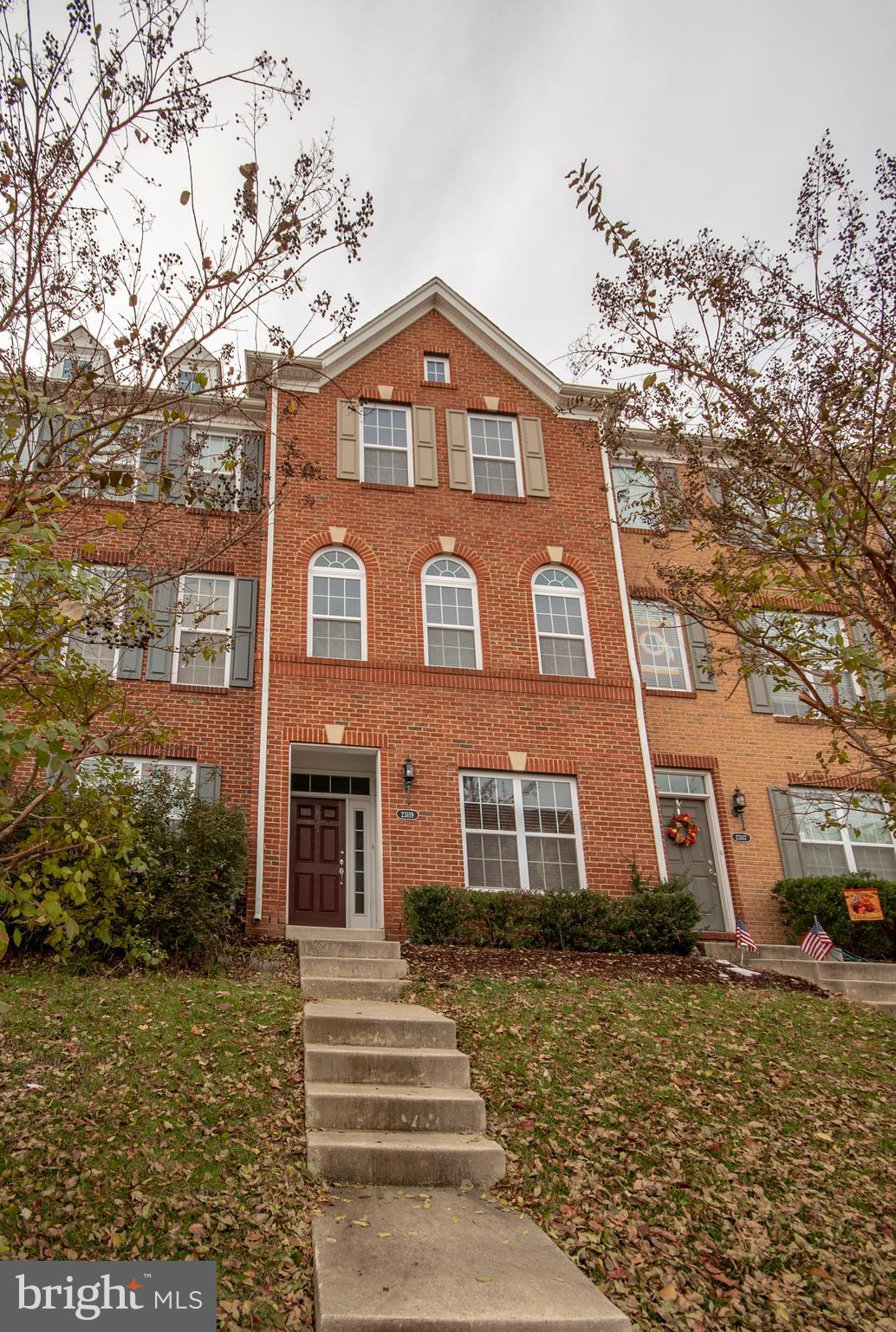 LOUDOUN VALLEY ESTATES 2 - Residential Lease