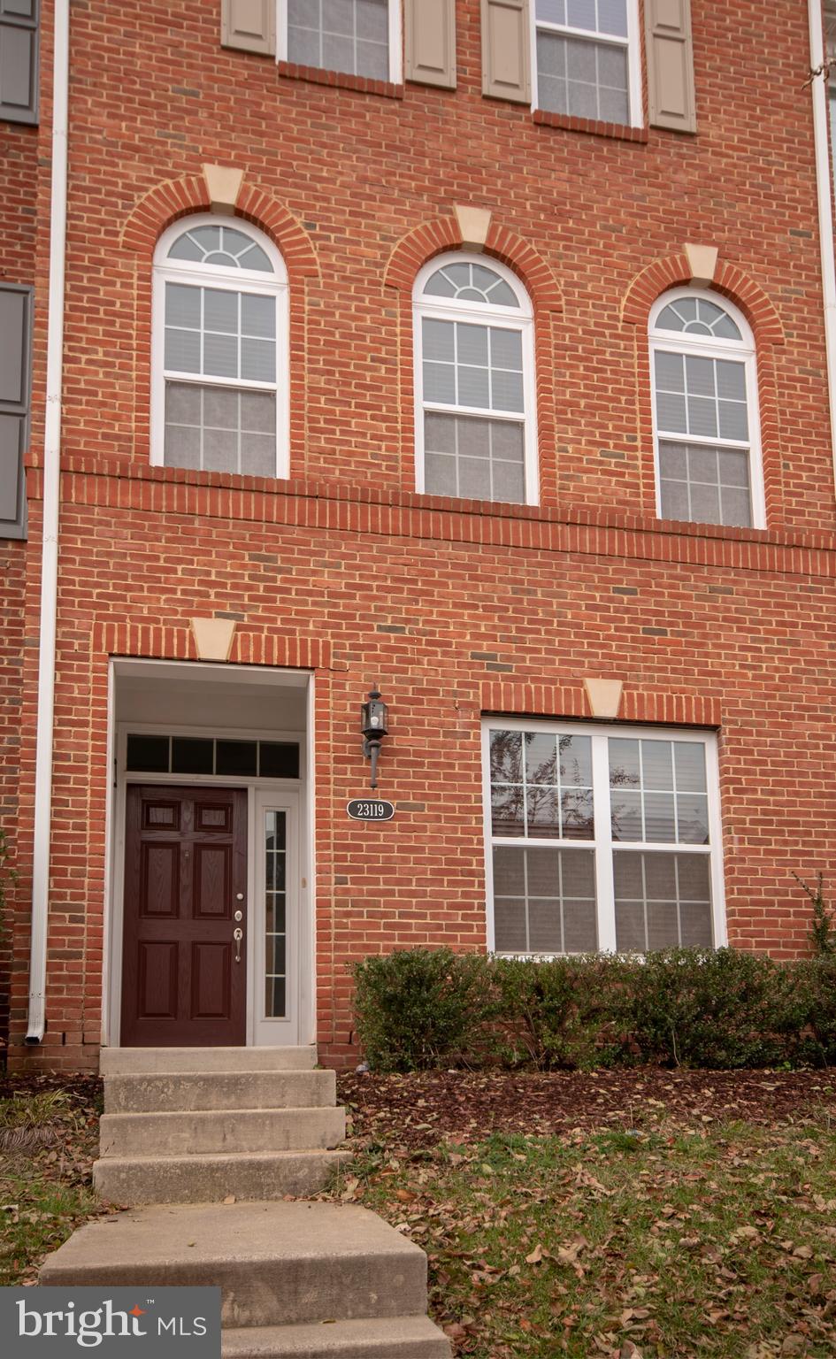 LOUDOUN VALLEY ESTATES 2 - Residential Lease
