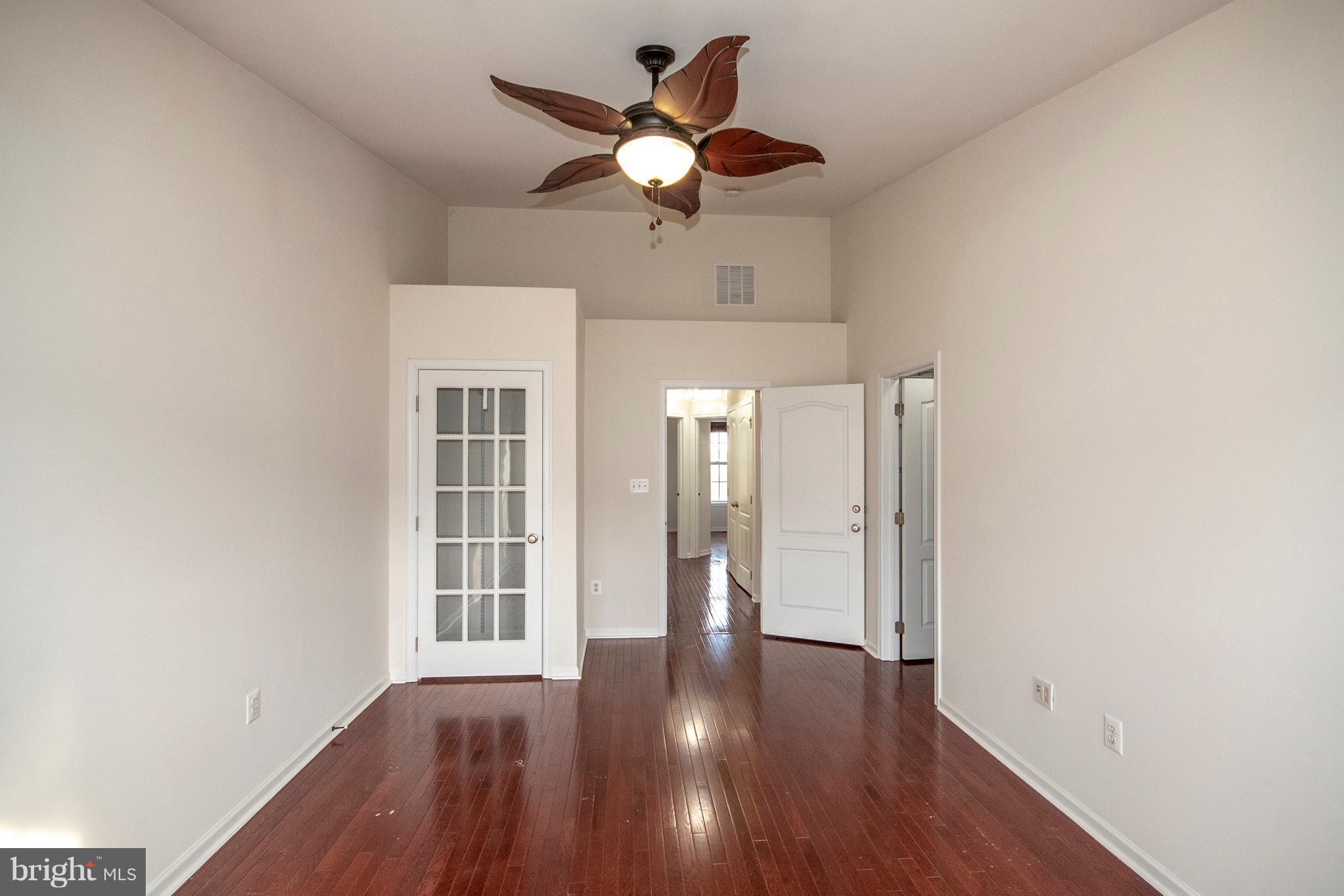 LOUDOUN VALLEY ESTATES 2 - Residential Lease