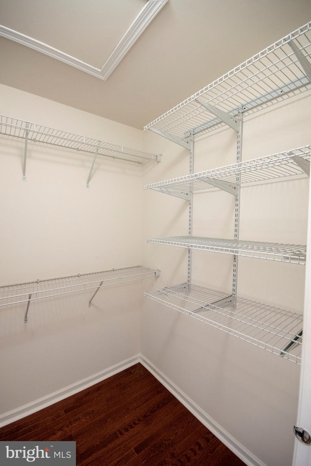 LOUDOUN VALLEY ESTATES 2 - Residential Lease