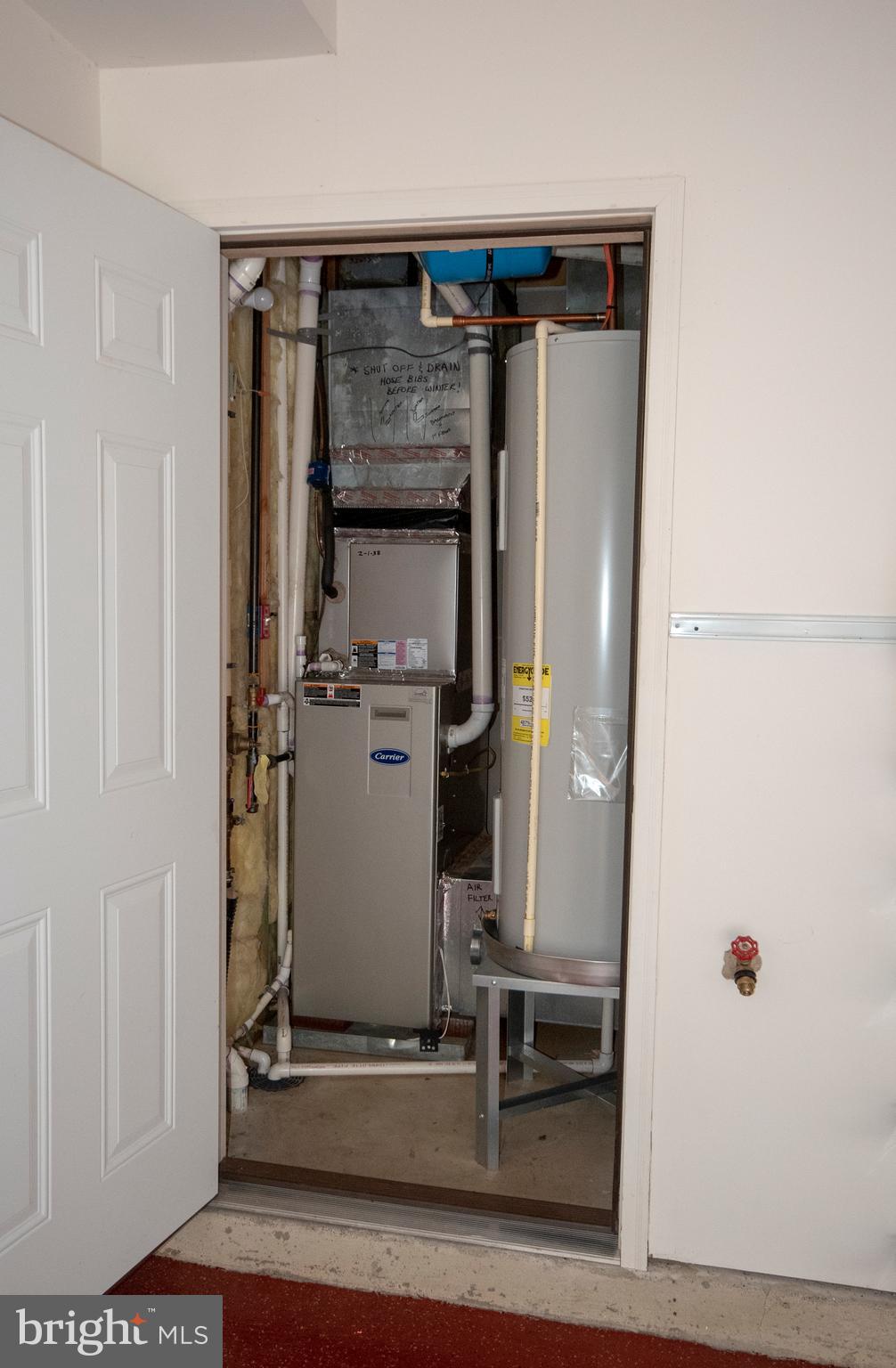 LOUDOUN VALLEY ESTATES 2 - Residential Lease