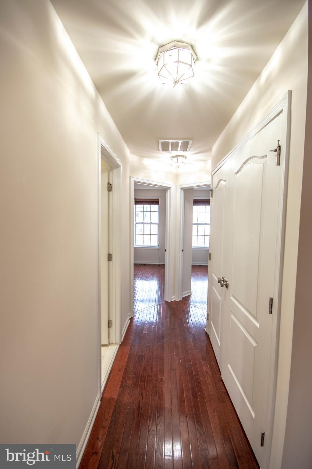 LOUDOUN VALLEY ESTATES 2 - Residential Lease