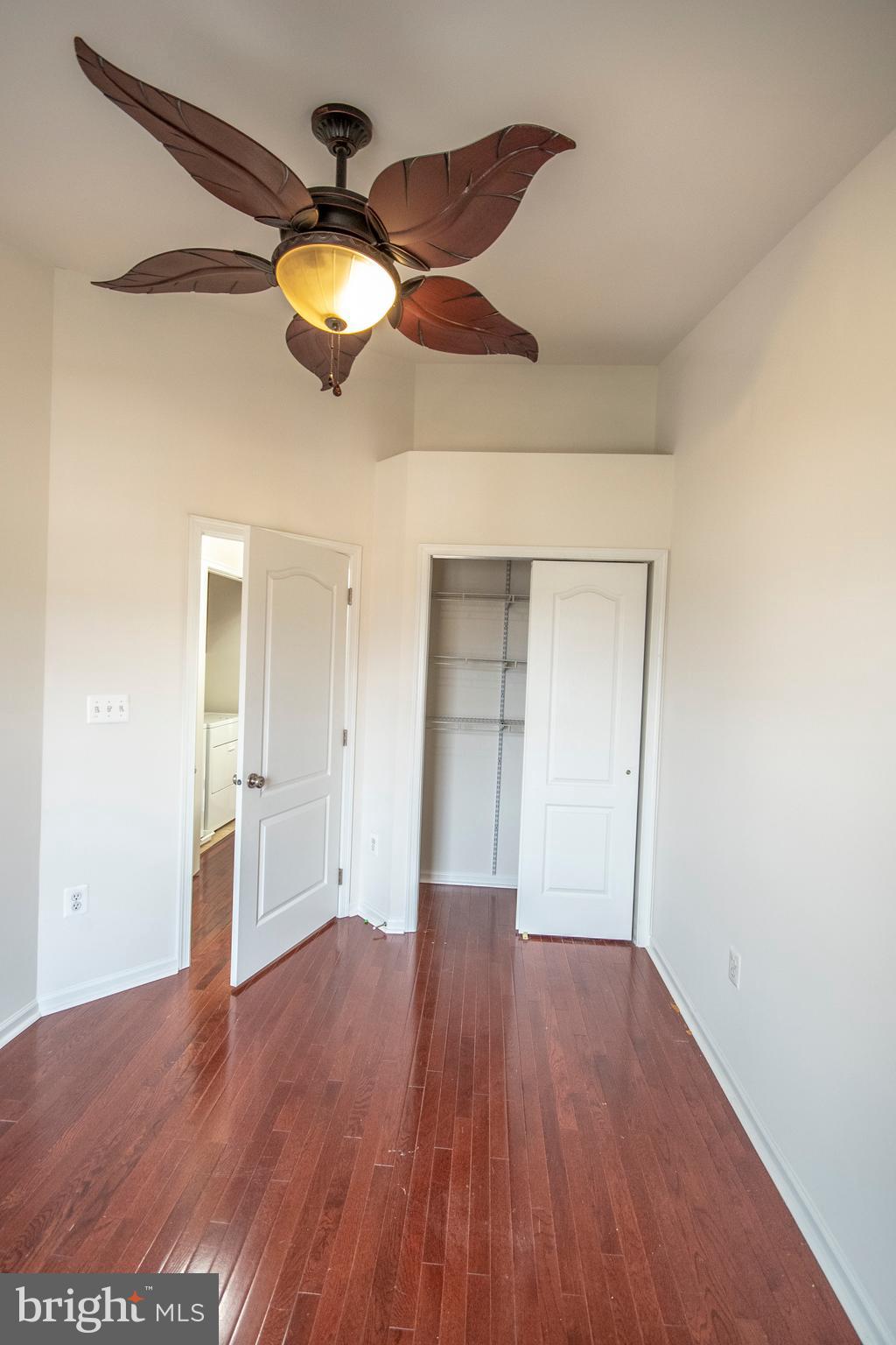 LOUDOUN VALLEY ESTATES 2 - Residential Lease