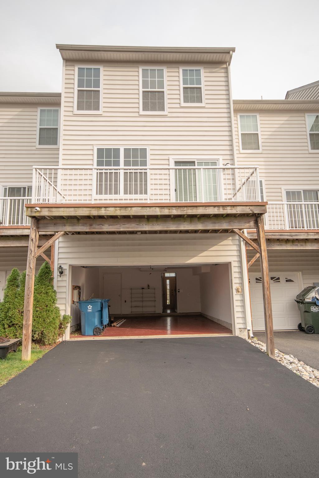 LOUDOUN VALLEY ESTATES 2 - Residential Lease