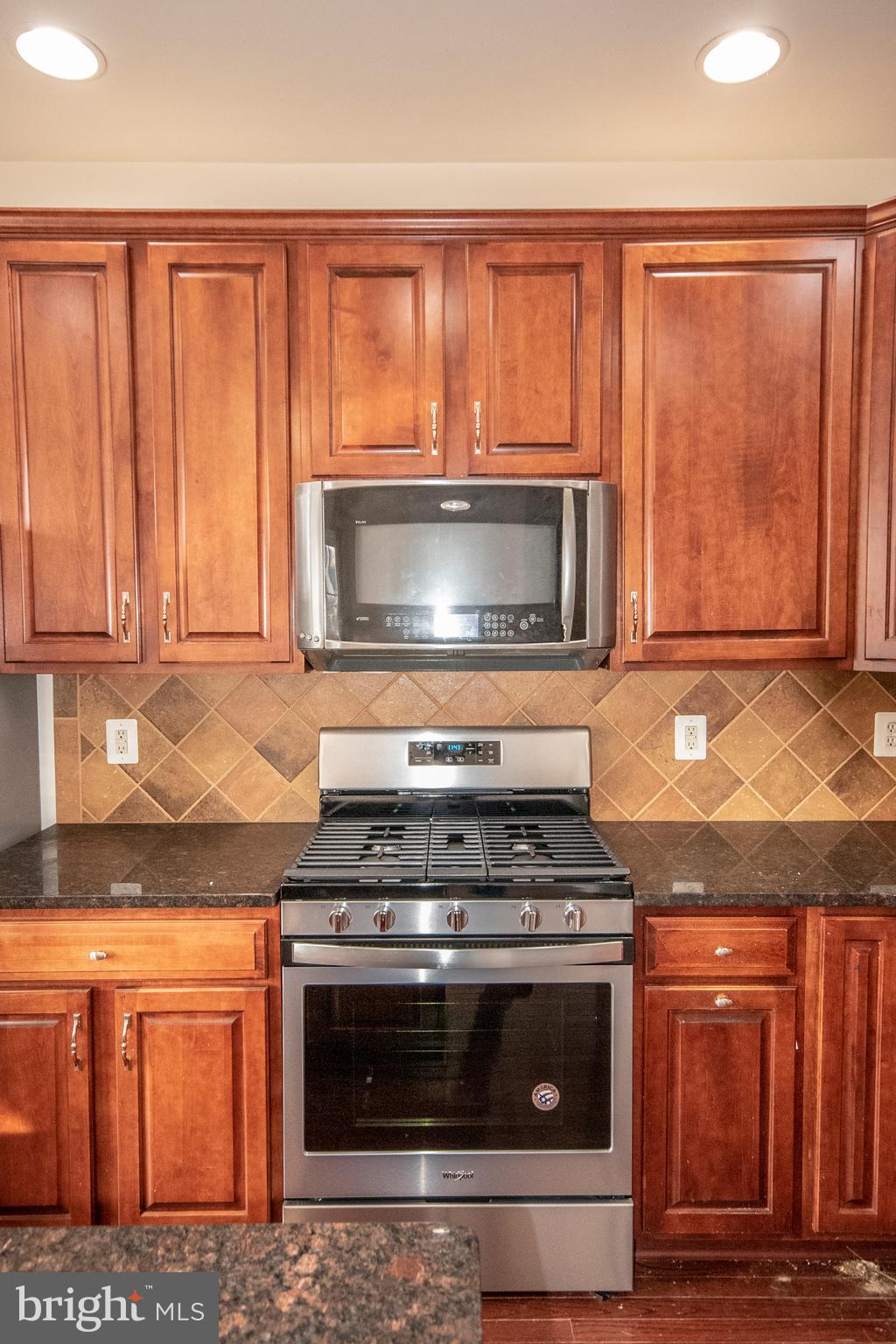 LOUDOUN VALLEY ESTATES 2 - Residential Lease