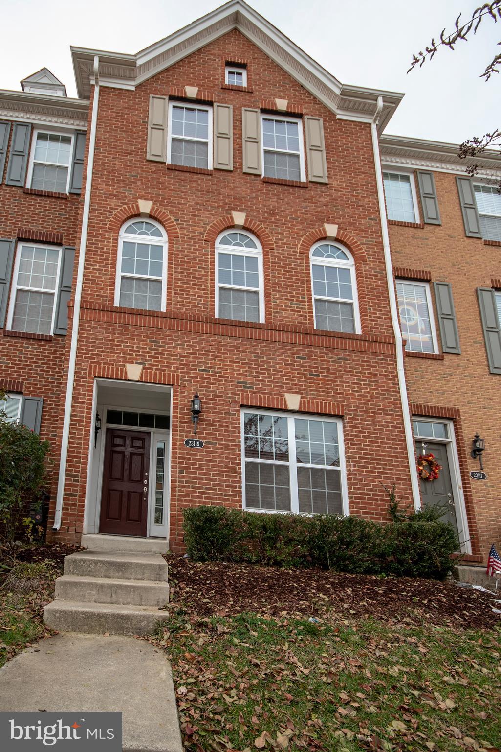 LOUDOUN VALLEY ESTATES 2 - Residential Lease