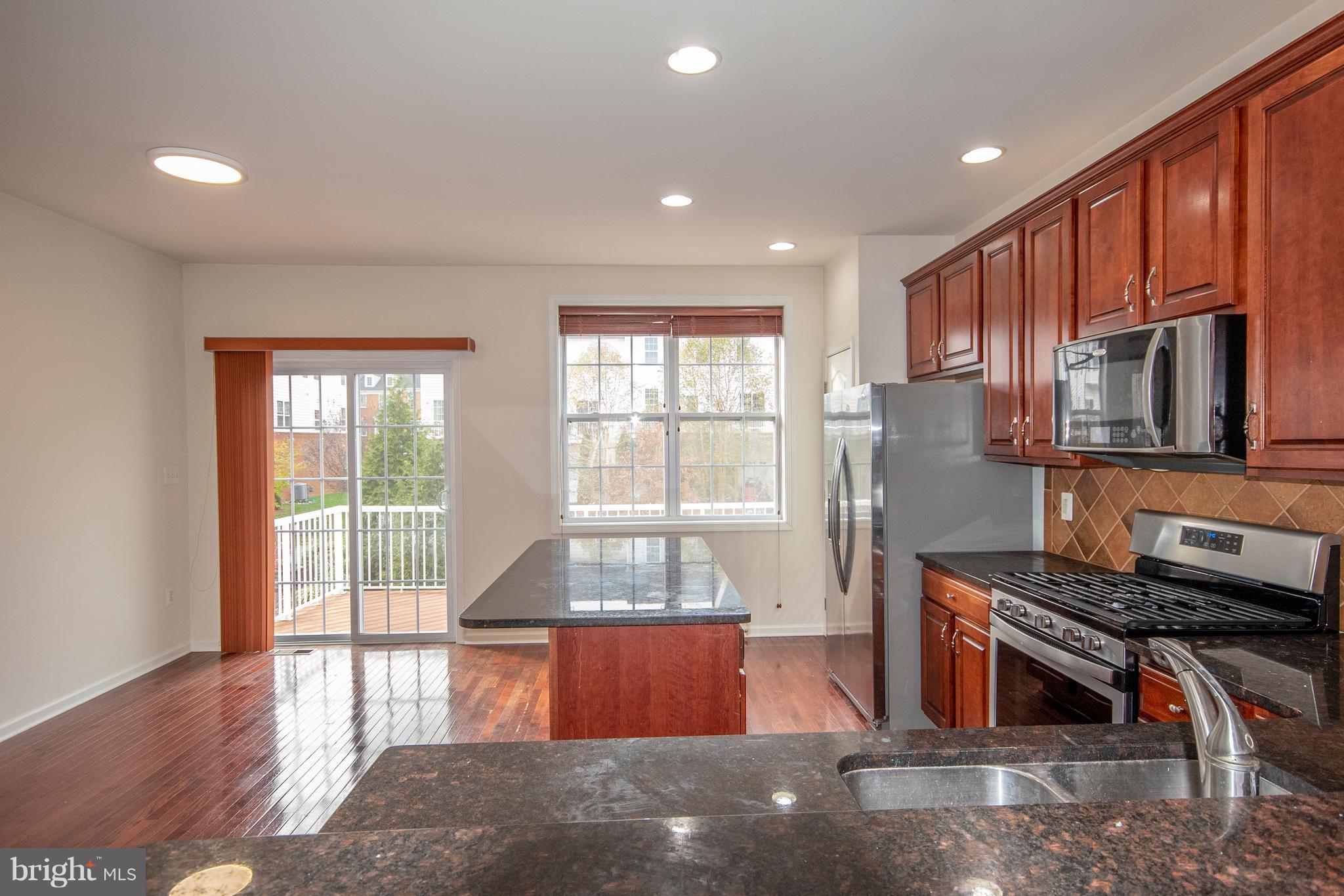 LOUDOUN VALLEY ESTATES 2 - Residential Lease