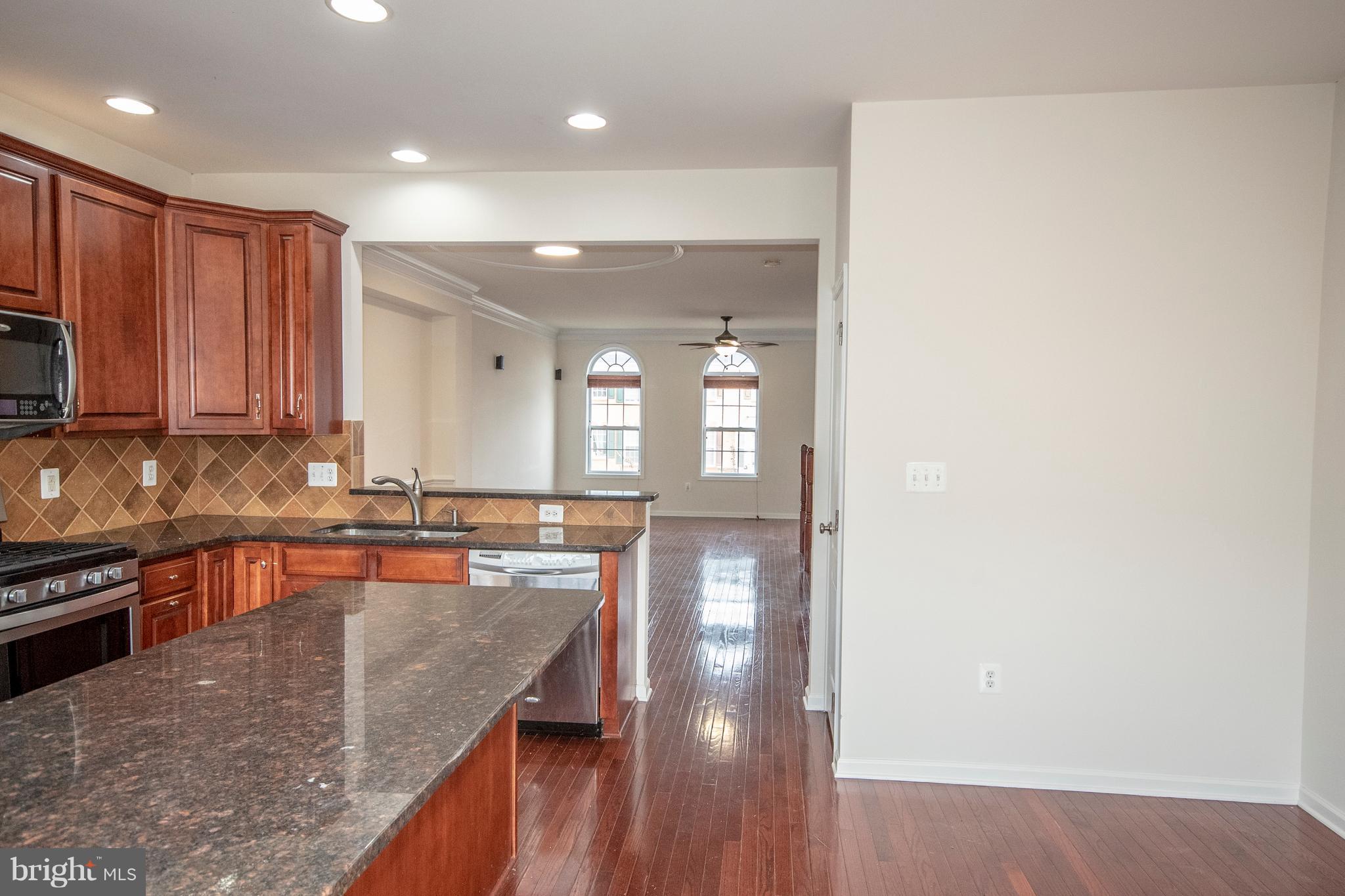 LOUDOUN VALLEY ESTATES 2 - Residential Lease