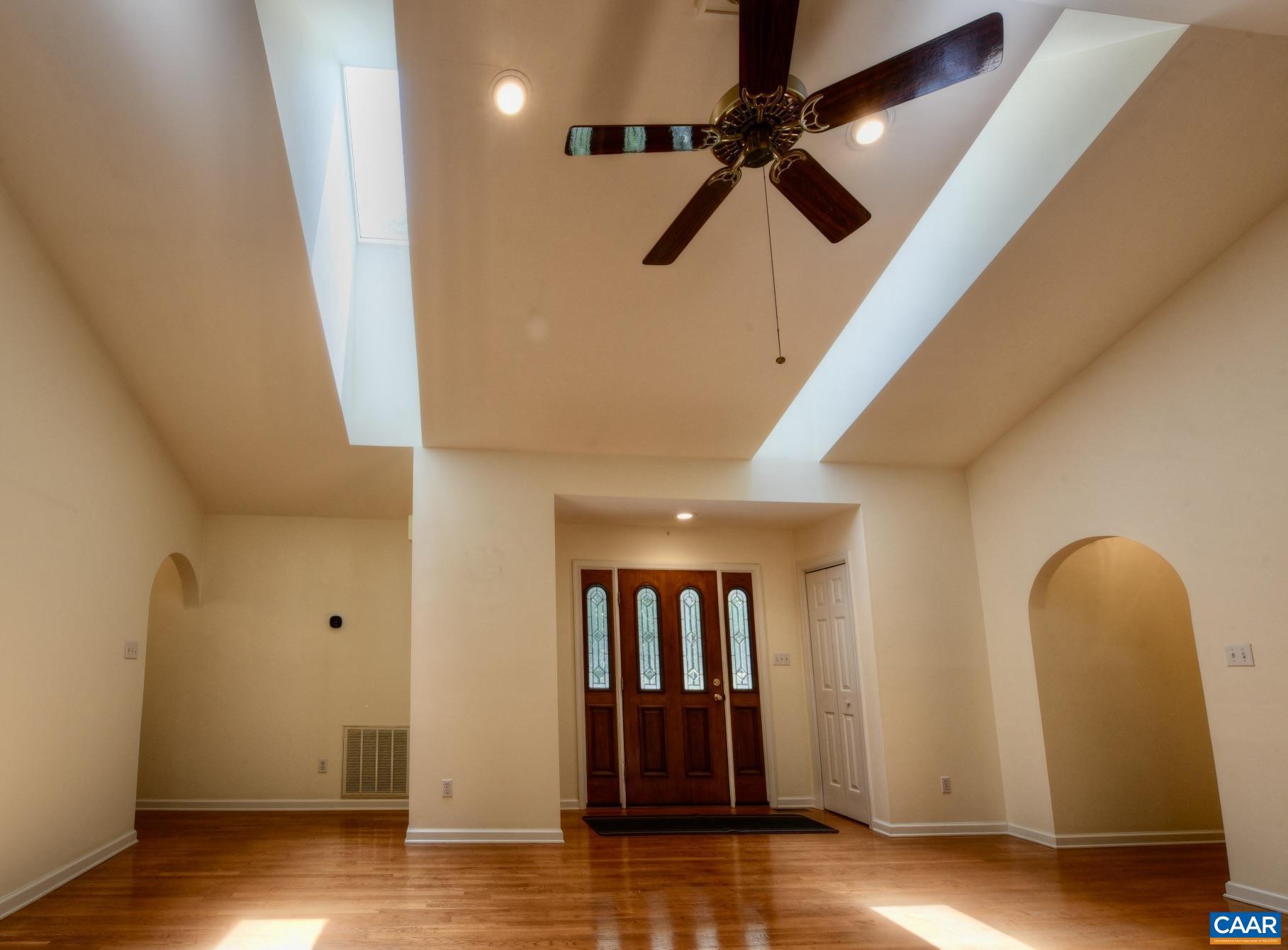 LAKE MONTICELLO - Residential