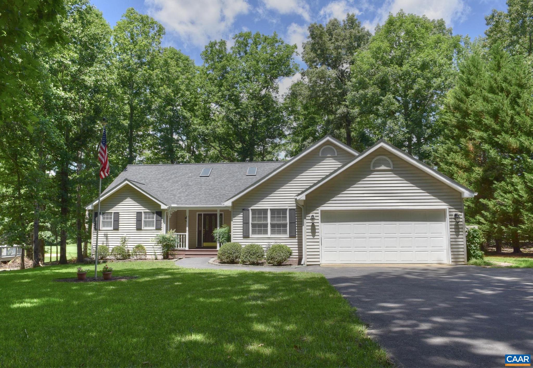 LAKE MONTICELLO - Residential