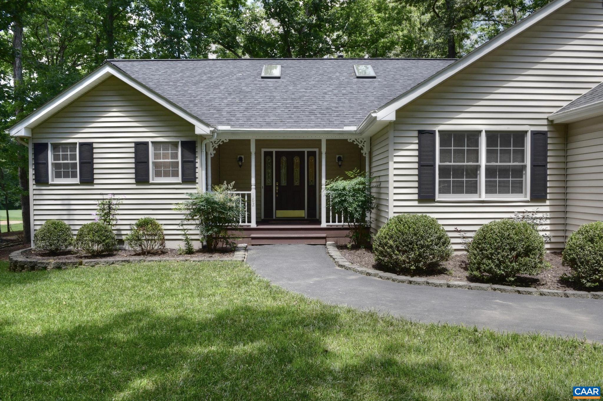 LAKE MONTICELLO - Residential