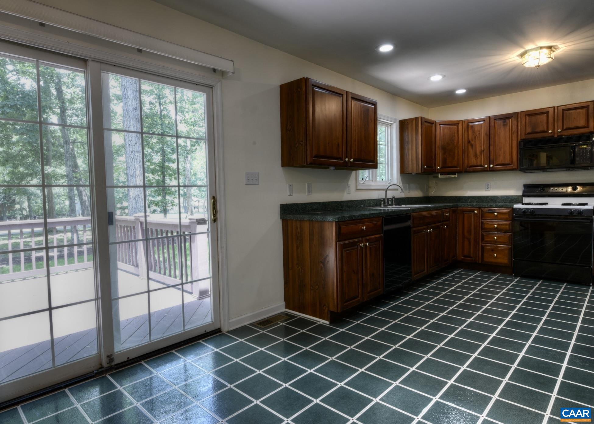 LAKE MONTICELLO - Residential