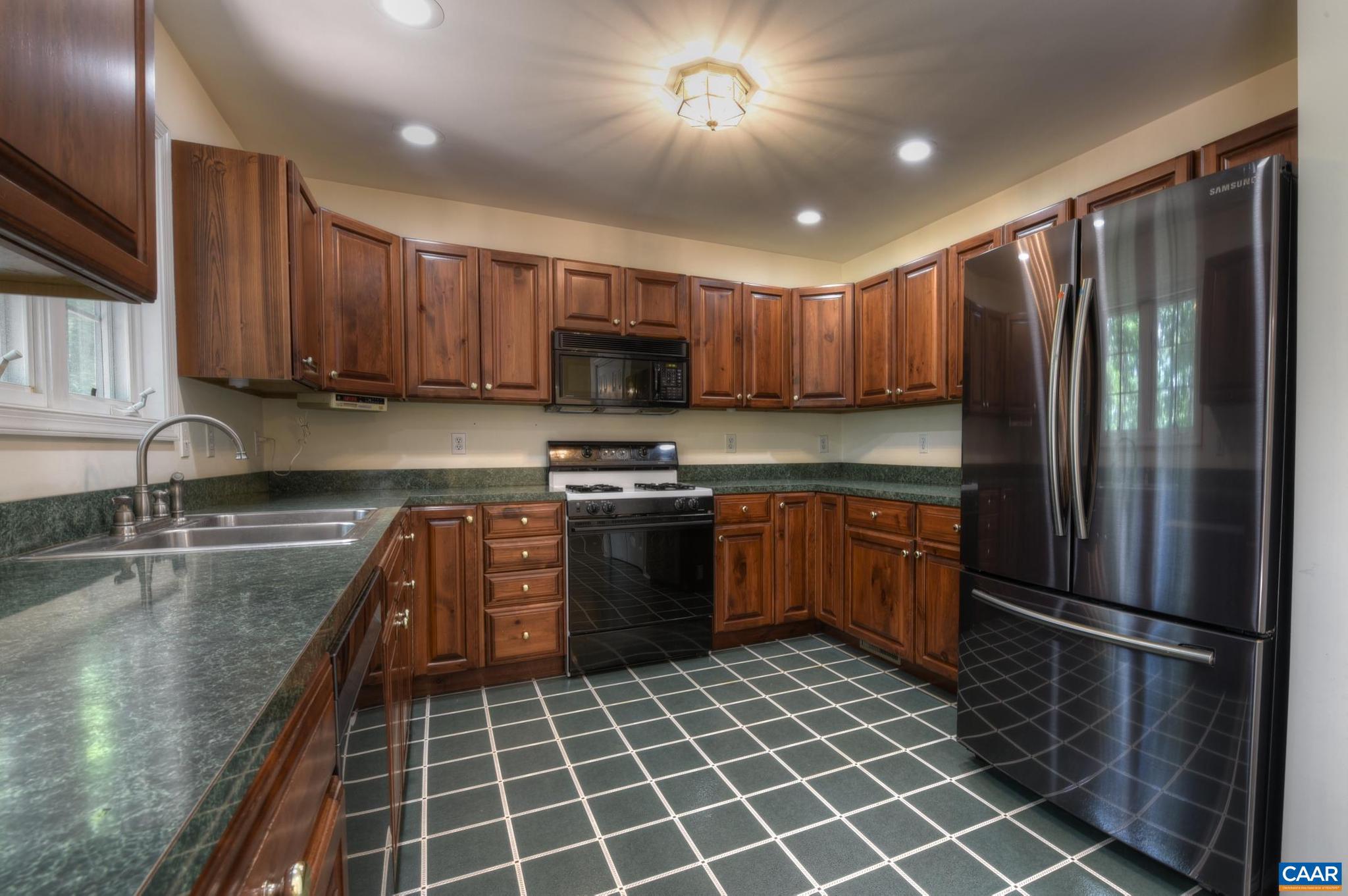 LAKE MONTICELLO - Residential