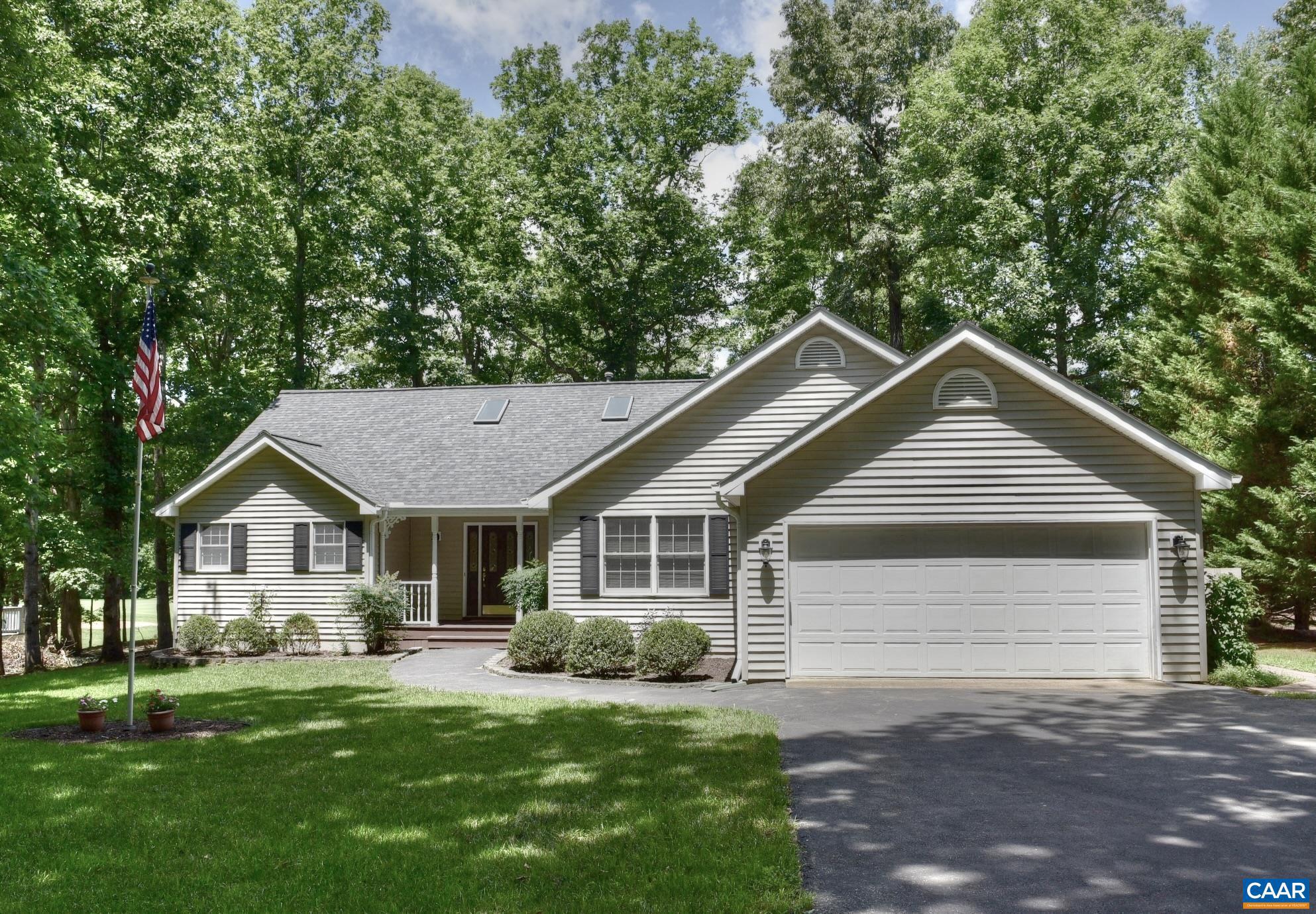 LAKE MONTICELLO - Residential