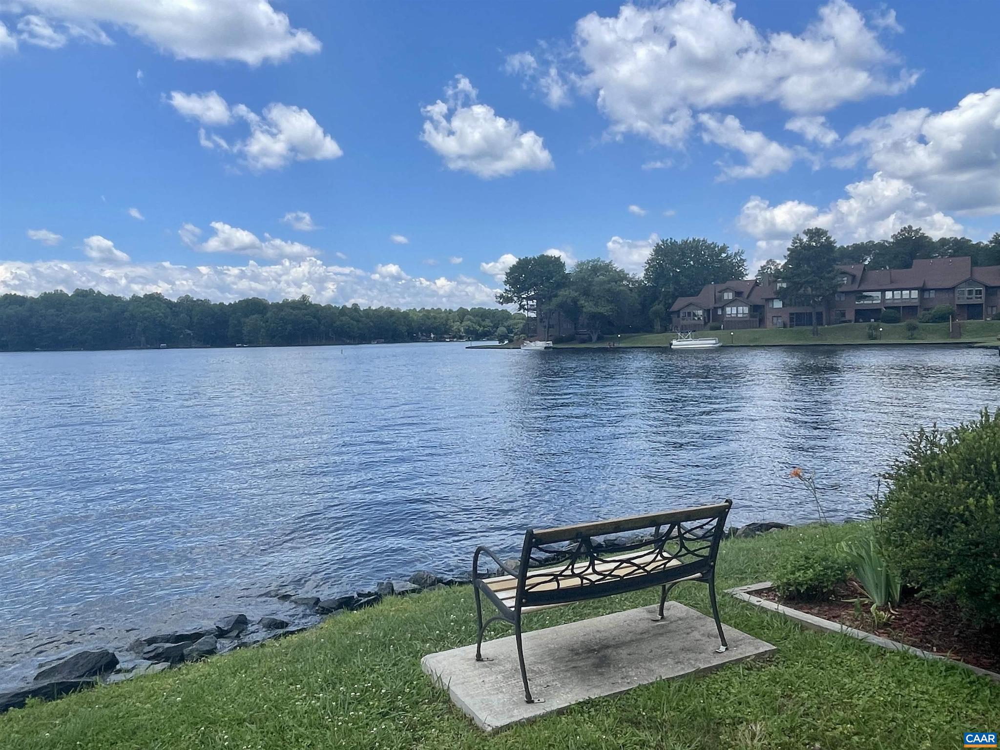 LAKE MONTICELLO - Residential