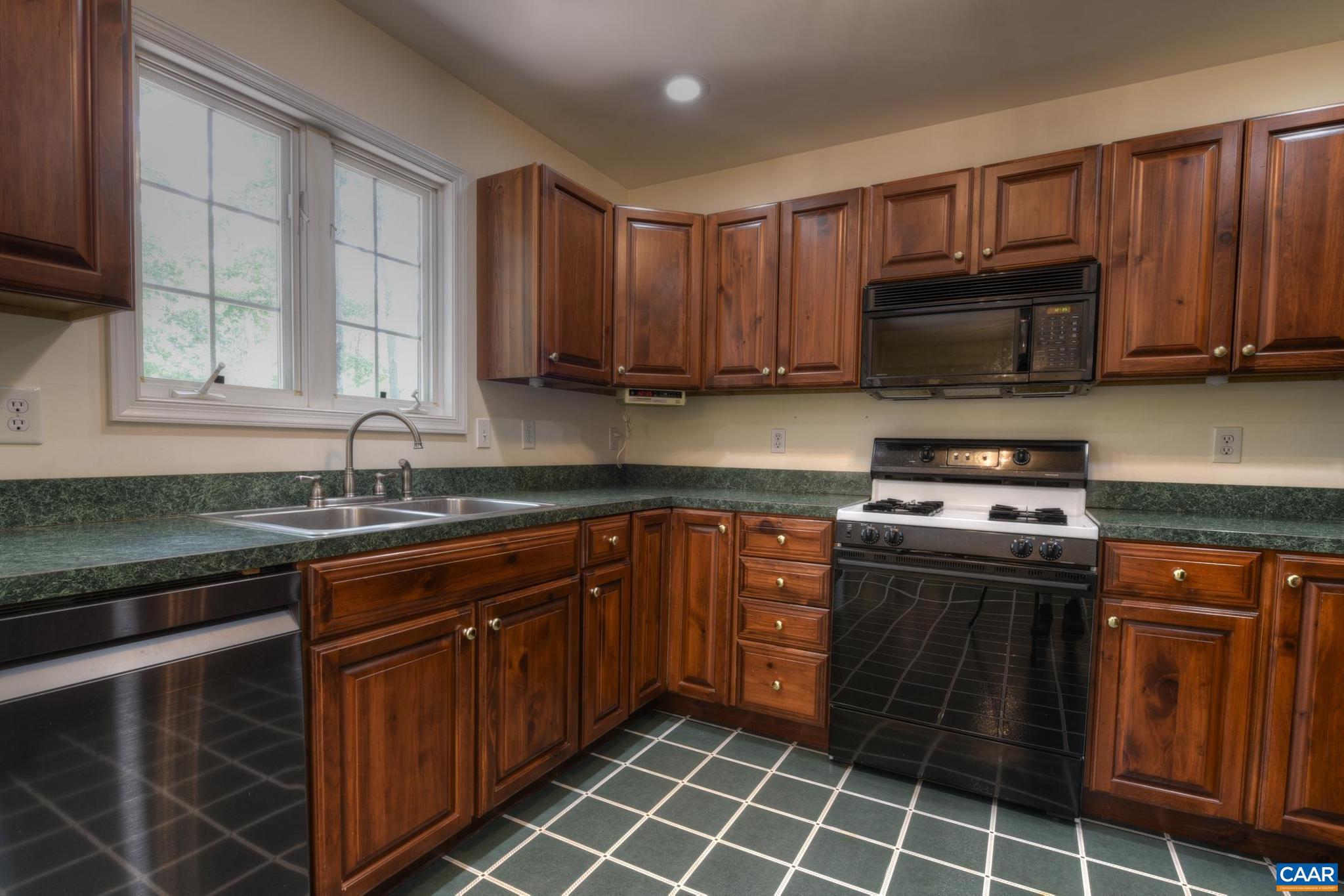 LAKE MONTICELLO - Residential